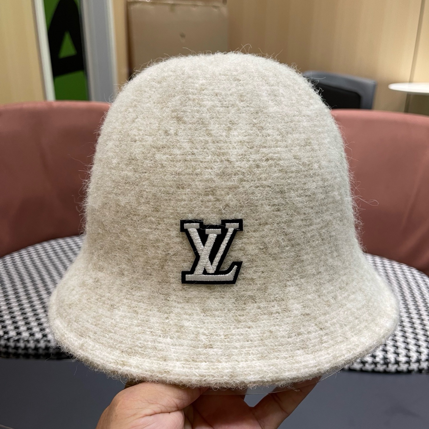 Lv路易威登 网红款渔夫帽子女秋冬韩版百搭洋气 羊毛呢 新款潮冬天毛线盆