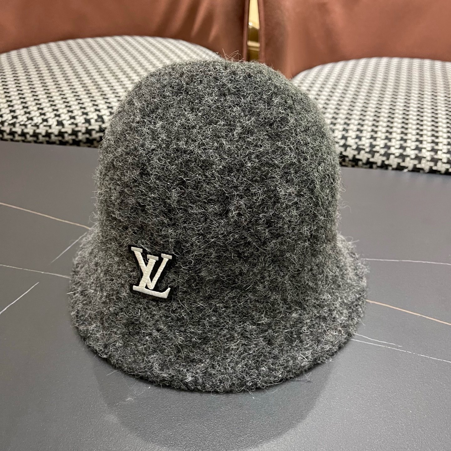 Lv路易威登 网红款渔夫帽子女秋冬韩版百搭洋气 羊毛呢 新款潮冬天毛线盆