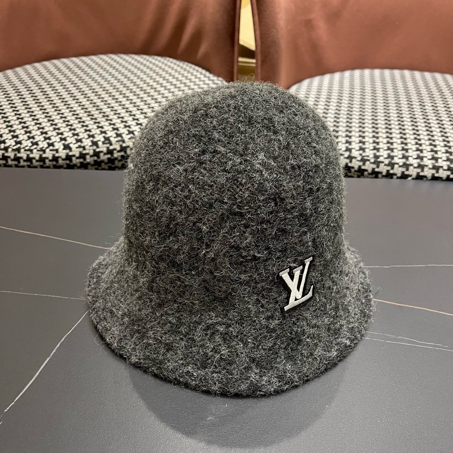 Lv路易威登 网红款渔夫帽子女秋冬韩版百搭洋气 羊毛呢 新款潮冬天毛线盆
