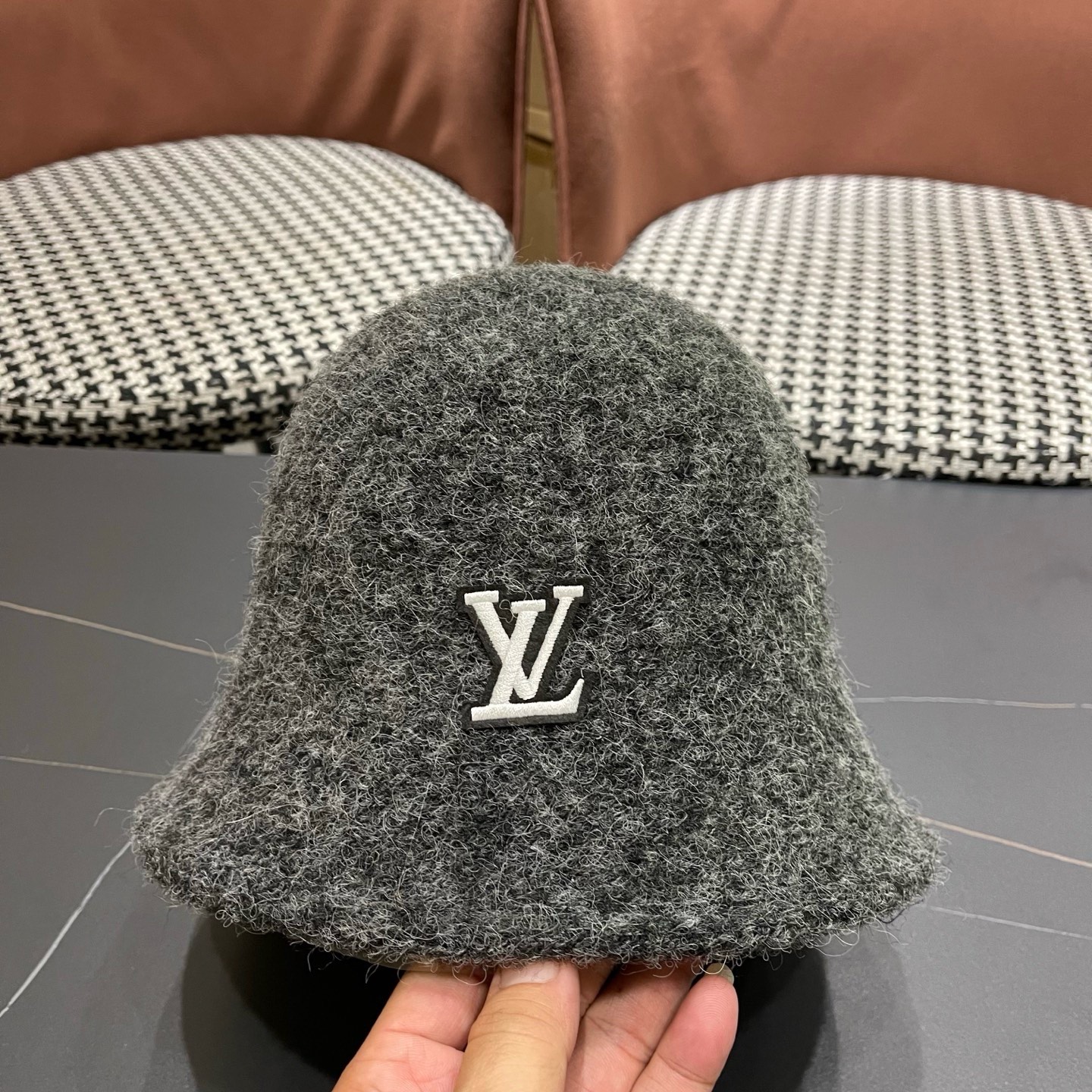 Lv路易威登 网红款渔夫帽子女秋冬韩版百搭洋气 羊毛呢 新款潮冬天毛线盆
