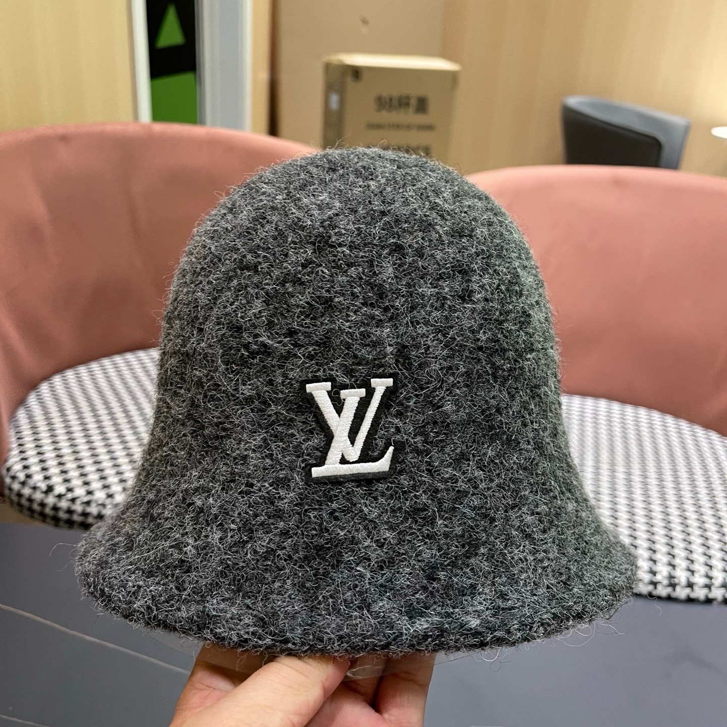 Lv路易威登 网红款渔夫帽子女秋冬韩版百搭洋气 羊毛呢 新款潮冬天毛线盆