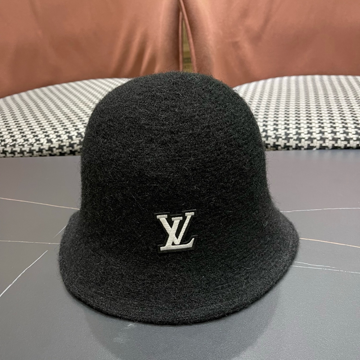 Lv路易威登 网红款渔夫帽子女秋冬韩版百搭洋气 羊毛呢 新款潮冬天毛线盆
