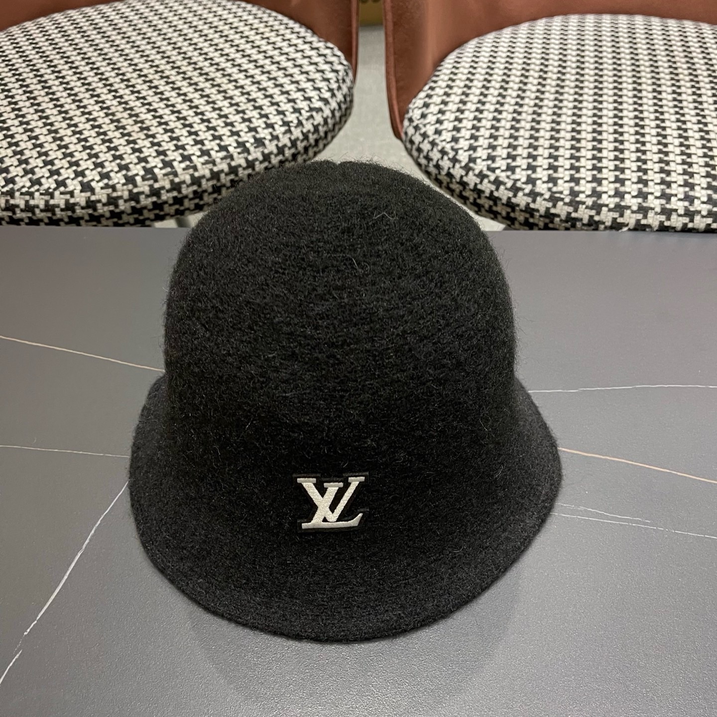 Lv路易威登 网红款渔夫帽子女秋冬韩版百搭洋气 羊毛呢 新款潮冬天毛线盆