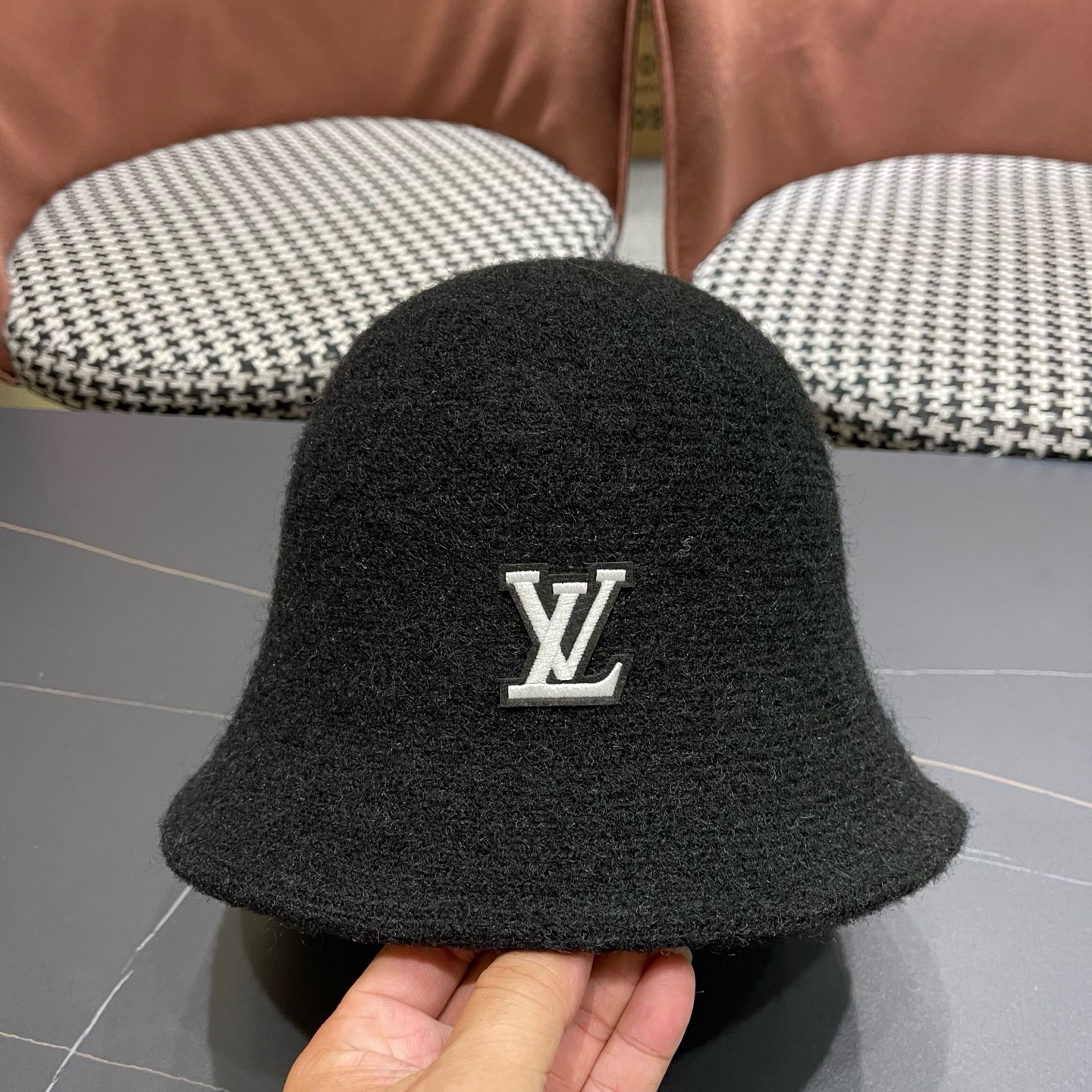 Lv路易威登 网红款渔夫帽子女秋冬韩版百搭洋气 羊毛呢 新款潮冬天毛线盆