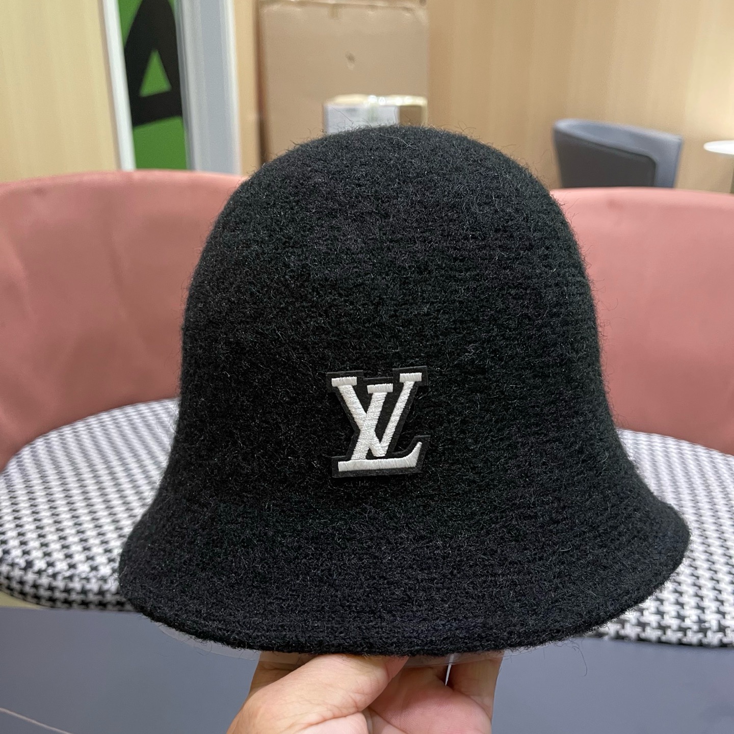 Lv路易威登 网红款渔夫帽子女秋冬韩版百搭洋气 羊毛呢 新款潮冬天毛线盆