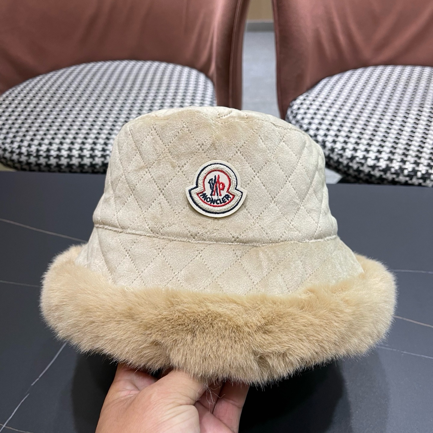 MONCLER（蒙口）韩国麂皮绒盆帽女冬季保暖加厚毛绒 渔夫帽时尚气质蝴蝶结防寒帽子