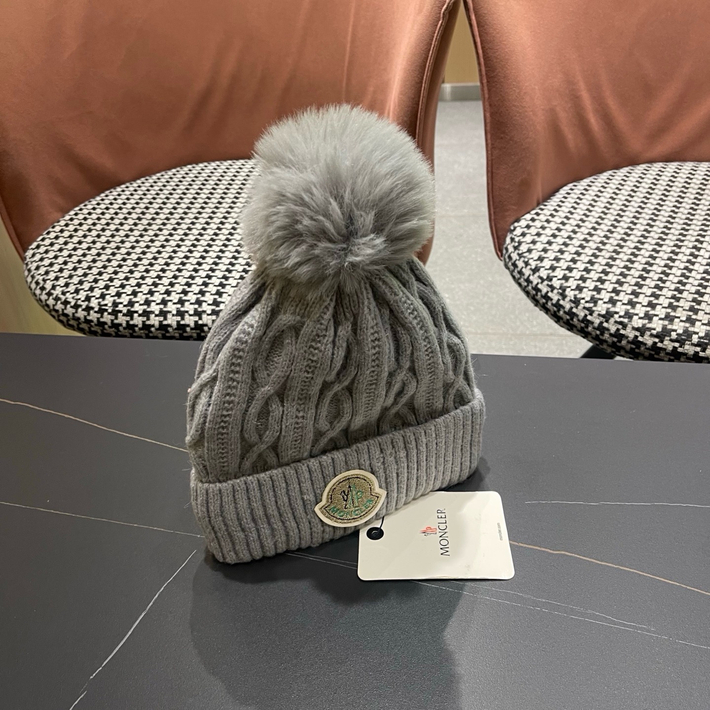 MONCLER（蒙口）毛线帽冬季女帽子加绒保暖白色百搭针织毛球帽 防寒护耳加厚显脸小