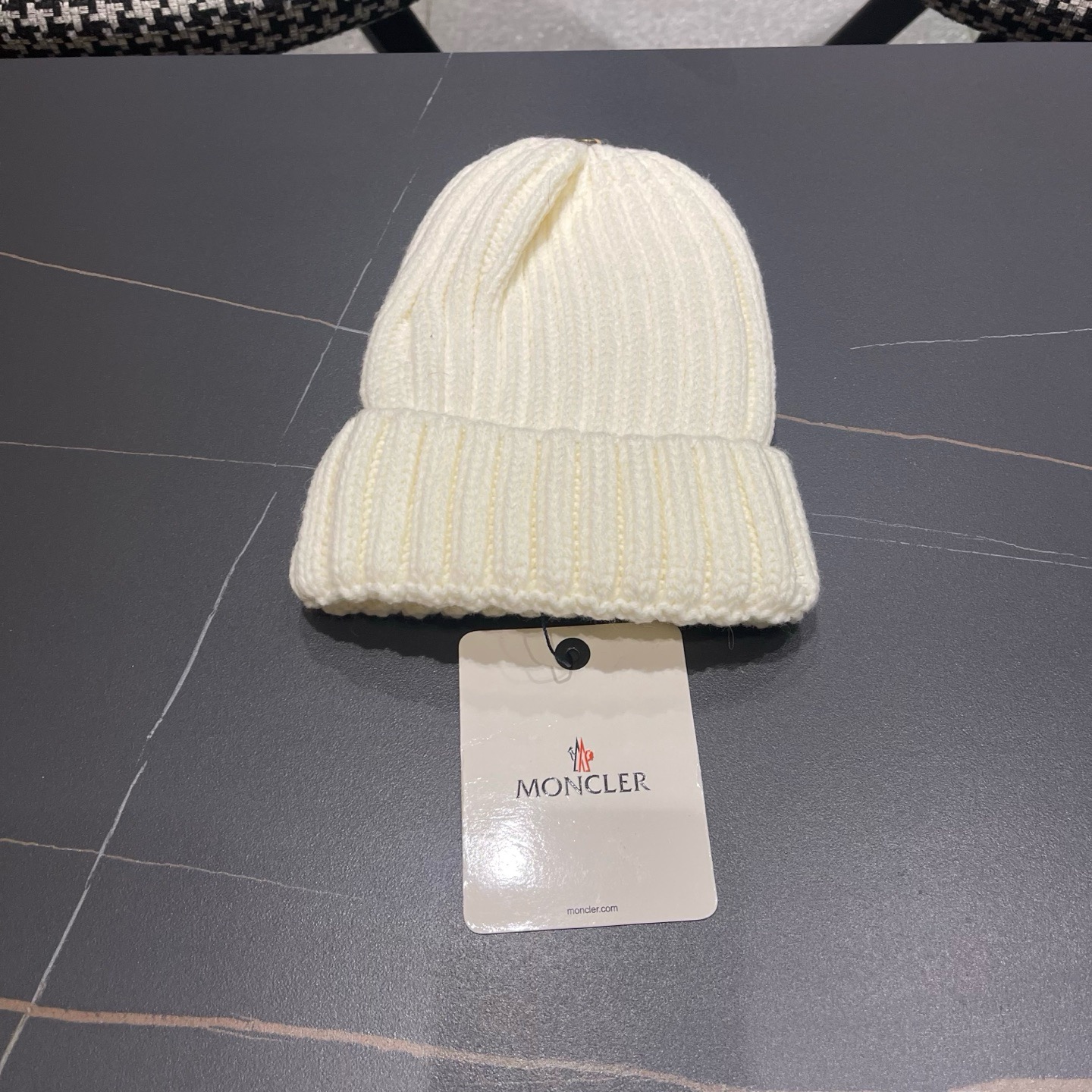 MONCLER（蒙口）秋冬季光板毛线帽户外休闲保暖套头帽弹力针织帽男女款空白冷帽子
