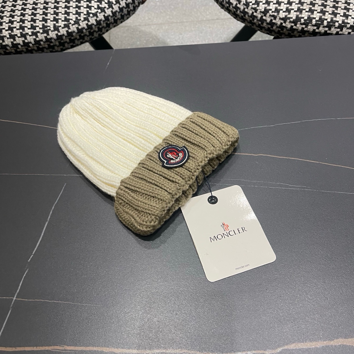 MONCLER（蒙口）秋冬季光板毛线帽户外休闲保暖套头帽弹力针织帽男女款空白冷帽子