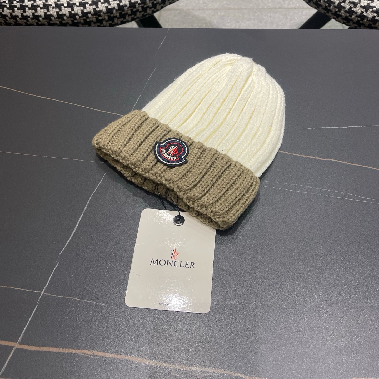 MONCLER（蒙口）秋冬季光板毛线帽户外休闲保暖套头帽弹力针织帽男女款空白冷帽子