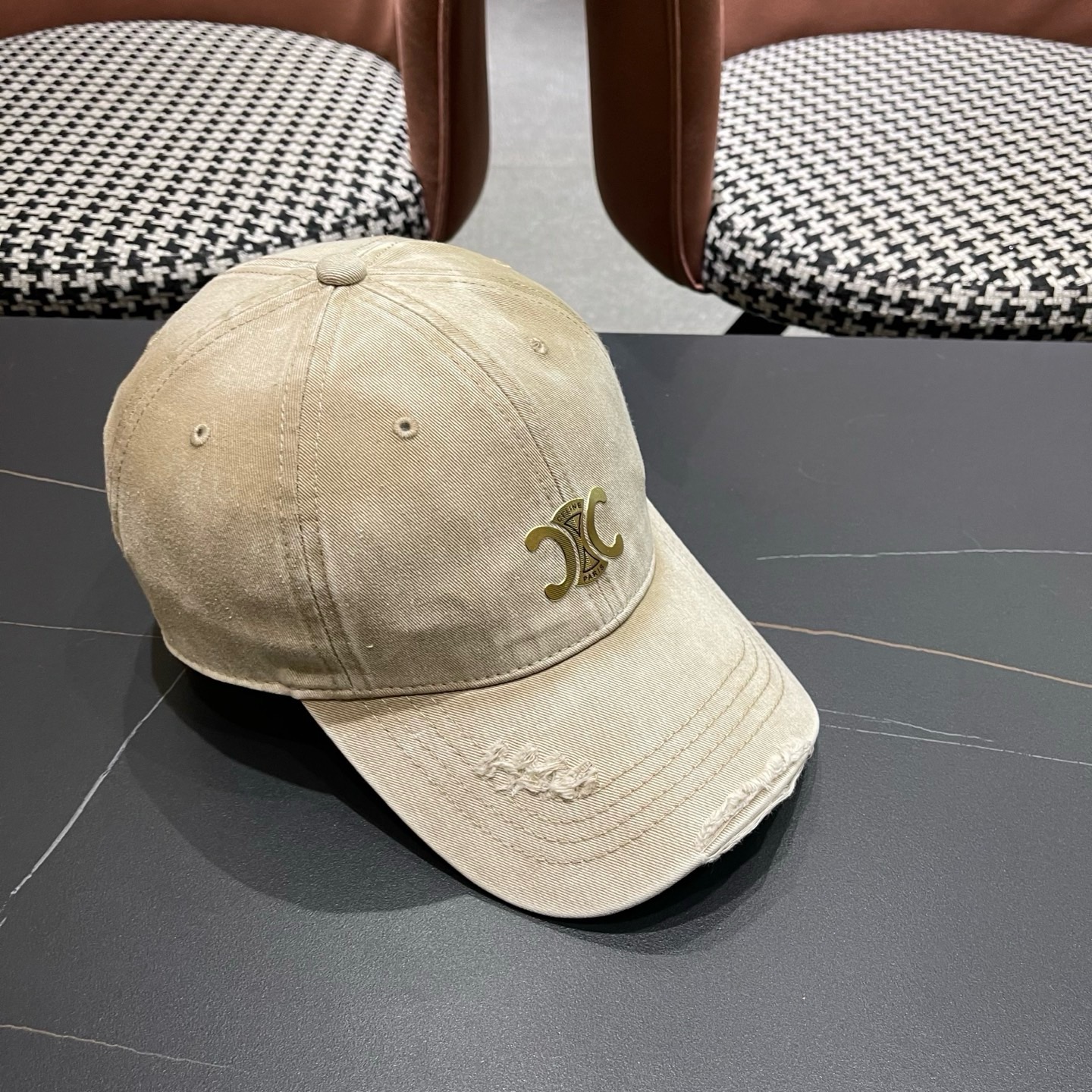 【CELINE赛琳】新款经典休闲潮流款 棒球帽🧢日韩风格，随便搭配都超好看！出门旅游，绝对要入手的一款