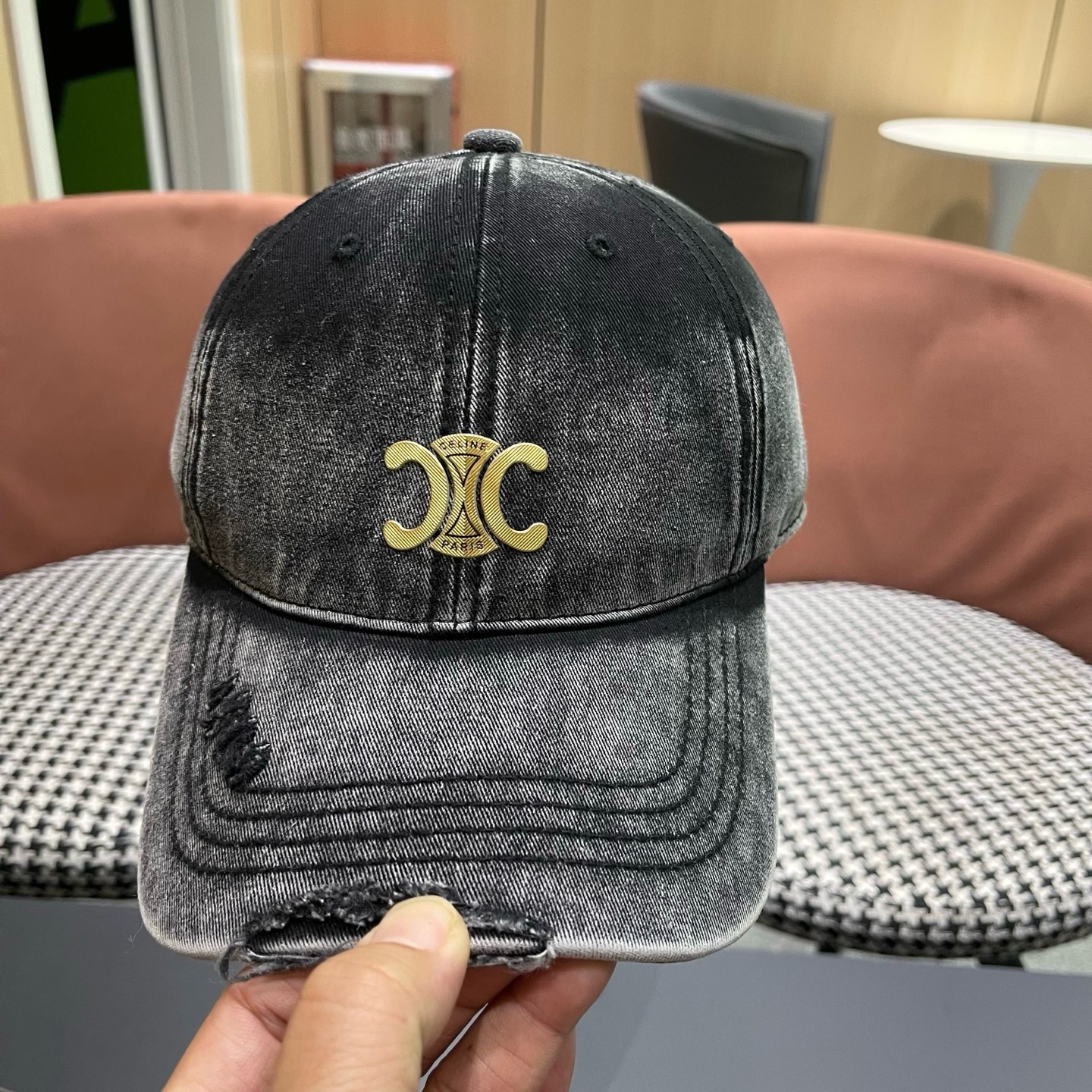 【CELINE赛琳】新款经典休闲潮流款 棒球帽🧢日韩风格，随便搭配都超好看！出门旅游，绝对要入手的一款