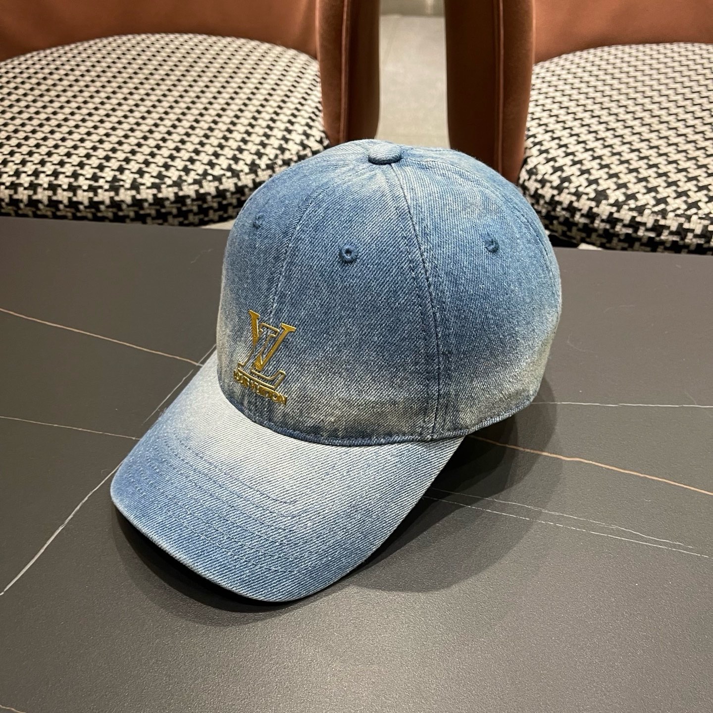 LV(路易威登)原单棒球帽， 洗水牛仔，原版牛仔布料轻盈透气！质量超赞，基础头围56，可调节。