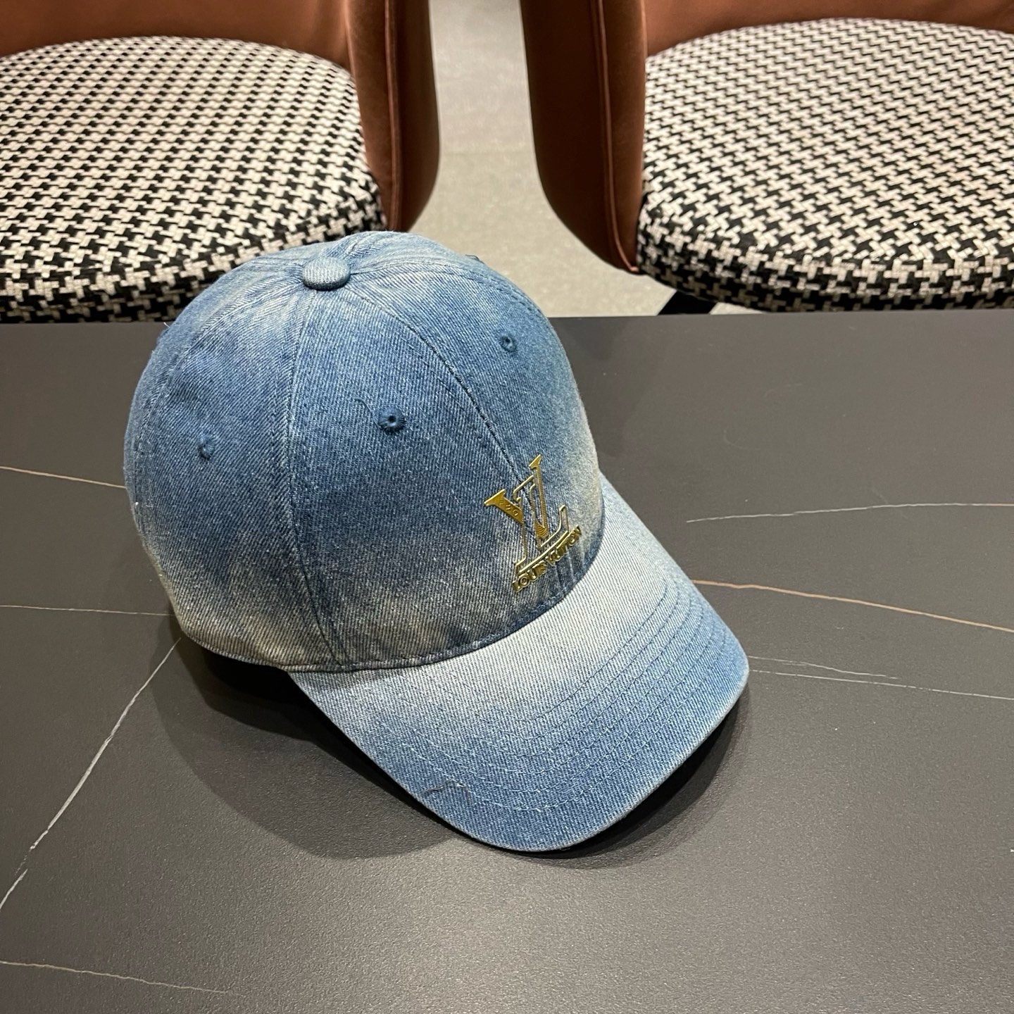 LV(路易威登)原单棒球帽， 洗水牛仔，原版牛仔布料轻盈透气！质量超赞，基础头围56，可调节。
