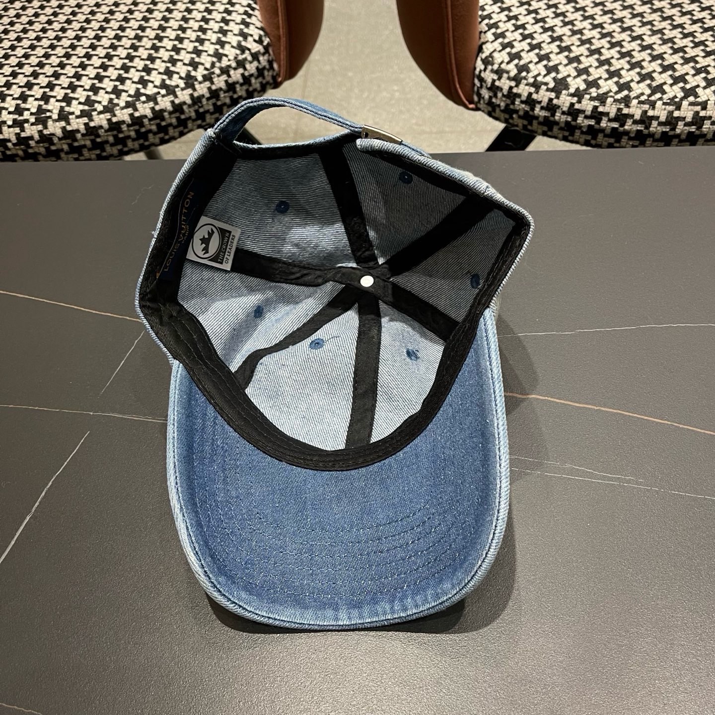 LV(路易威登)原单棒球帽， 洗水牛仔，原版牛仔布料轻盈透气！质量超赞，基础头围56，可调节。