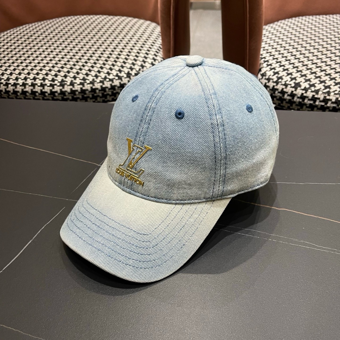 LV(路易威登)原单棒球帽， 洗水牛仔，原版牛仔布料轻盈透气！质量超赞，基础头围56，可调节。