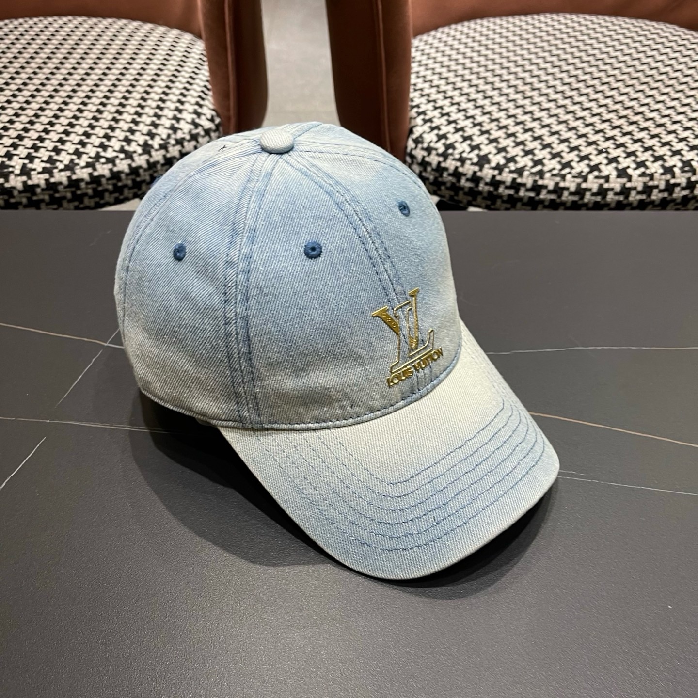 LV(路易威登)原单棒球帽， 洗水牛仔，原版牛仔布料轻盈透气！质量超赞，基础头围56，可调节。