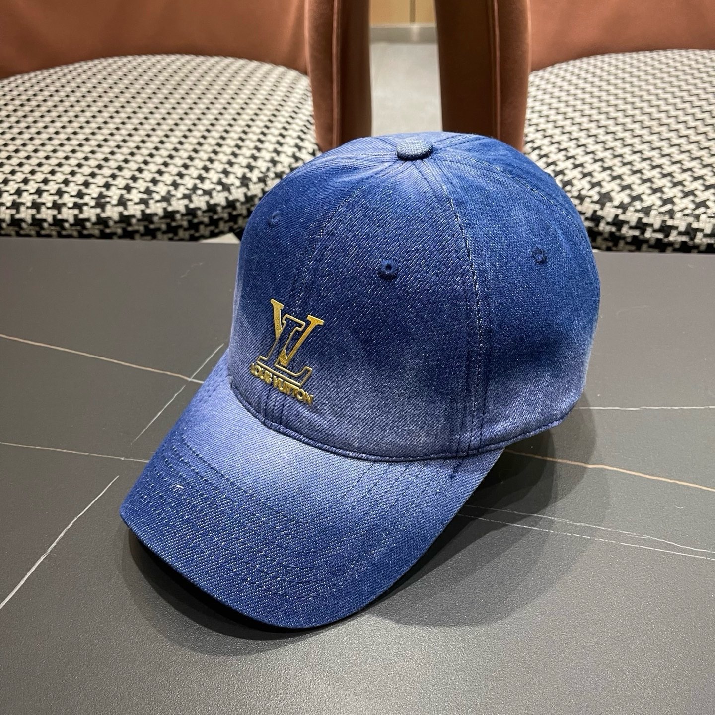 LV(路易威登)原单棒球帽， 洗水牛仔，原版牛仔布料轻盈透气！质量超赞，基础头围56，可调节。