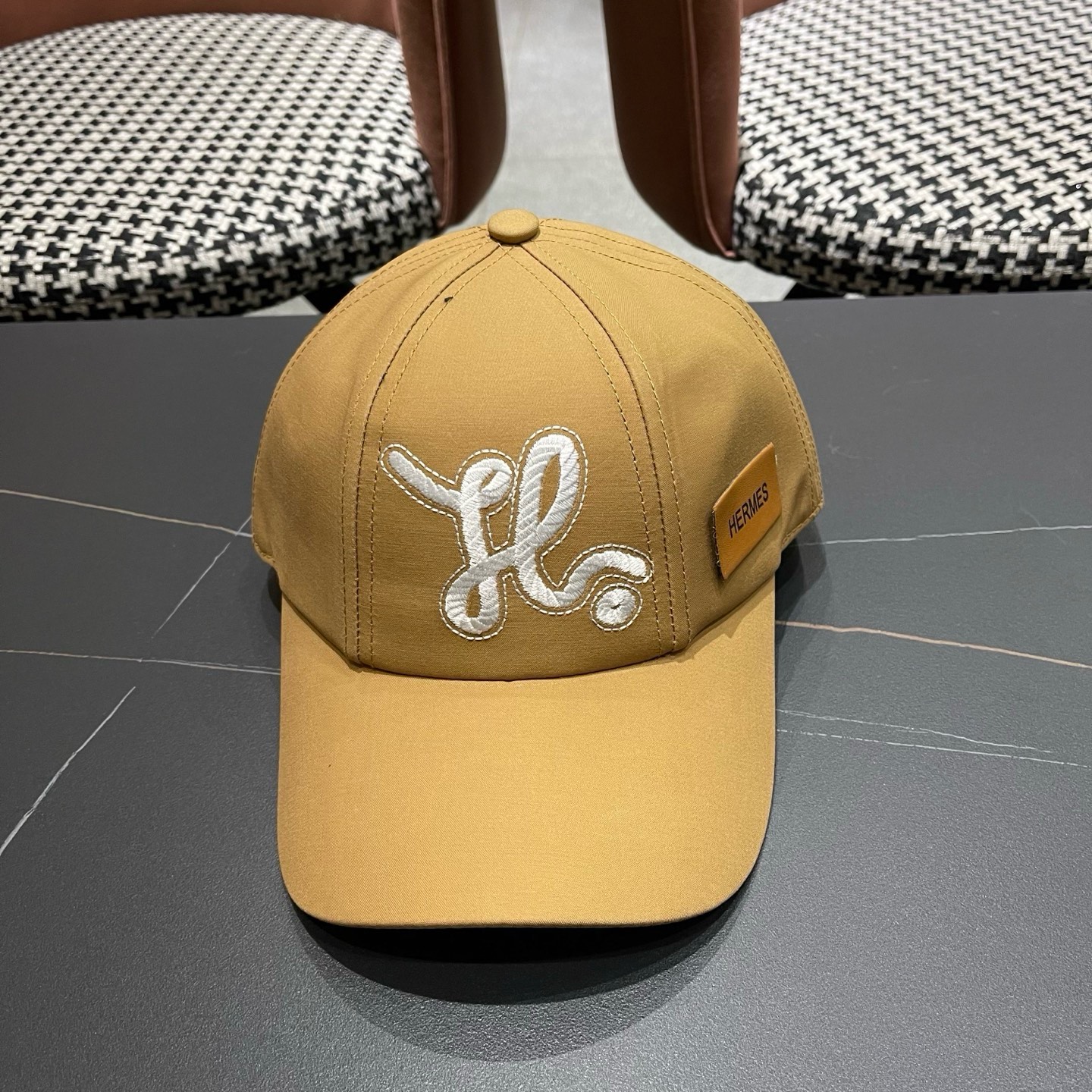 NO:764926,New shipment HERMS latest original baseball cap, genuine mold customization, original workmanship is meticulous, fashionable, handsome and great quality!  hat straw hat bucket hat baseball cap, hat, hermes, hermes, espadrilles, hats19860909新款出货 HERMS (爱马仕)最新款原单棒球帽,正品开模订制,原版做工细致,时尚帅气质量超赞！帽子草帽渔夫帽棒球帽,帽子,hermes,hermes,espadrilles,hats,hat