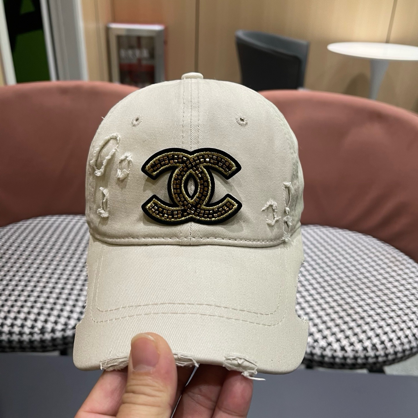 CHANEL 香奈儿春夏新款经典休闲潮流款 上架简约棒球帽🧢日韩风格，随便搭配都超好看！出门旅游，绝对要入手的一款