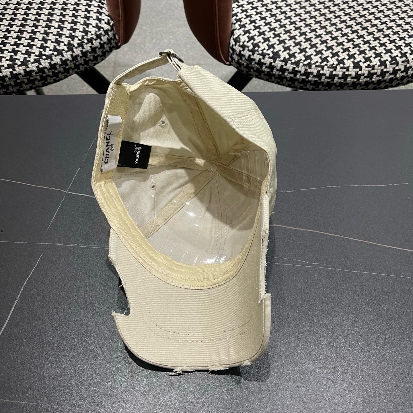 CHANEL 香奈儿春夏新款经典休闲潮流款 上架简约棒球帽🧢日韩风格，随便搭配都超好看！出门旅游，绝对要入手的一款