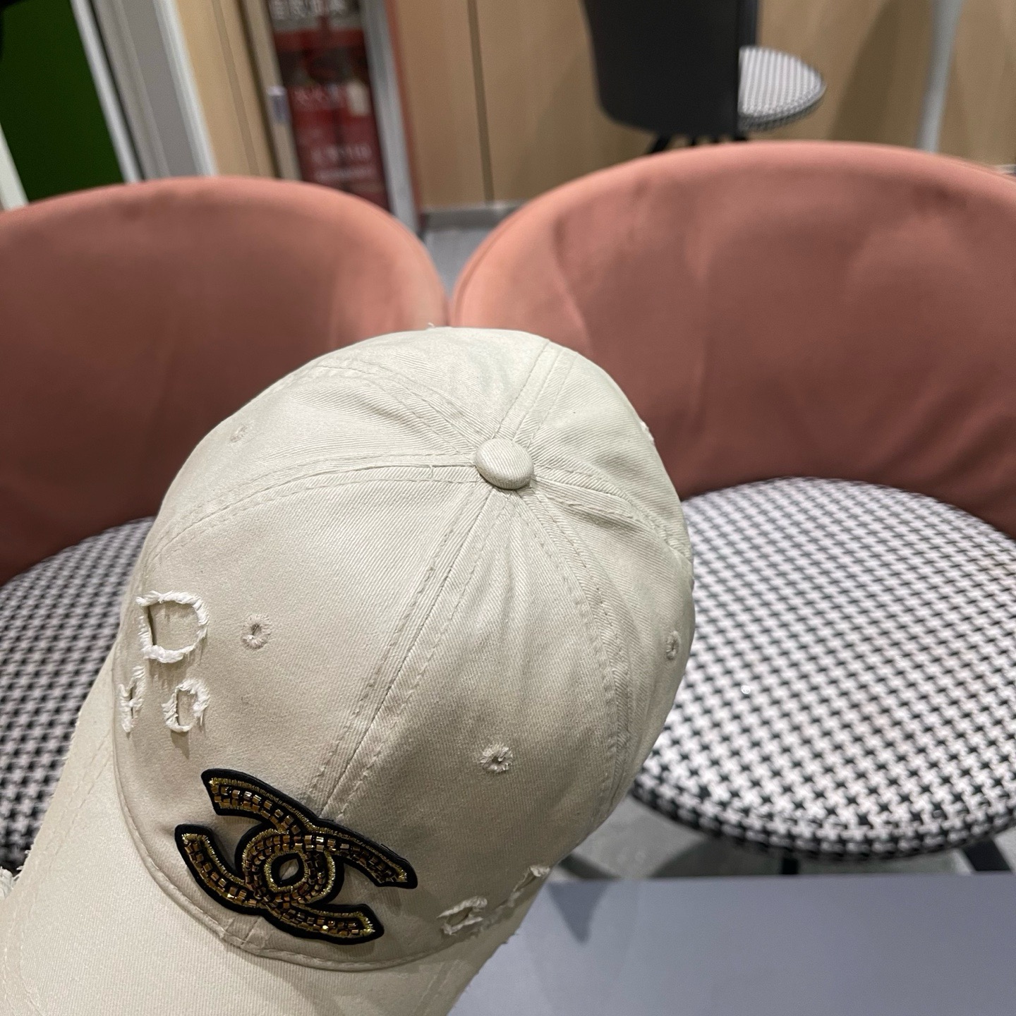 CHANEL 香奈儿春夏新款经典休闲潮流款 上架简约棒球帽🧢日韩风格，随便搭配都超好看！出门旅游，绝对要入手的一款