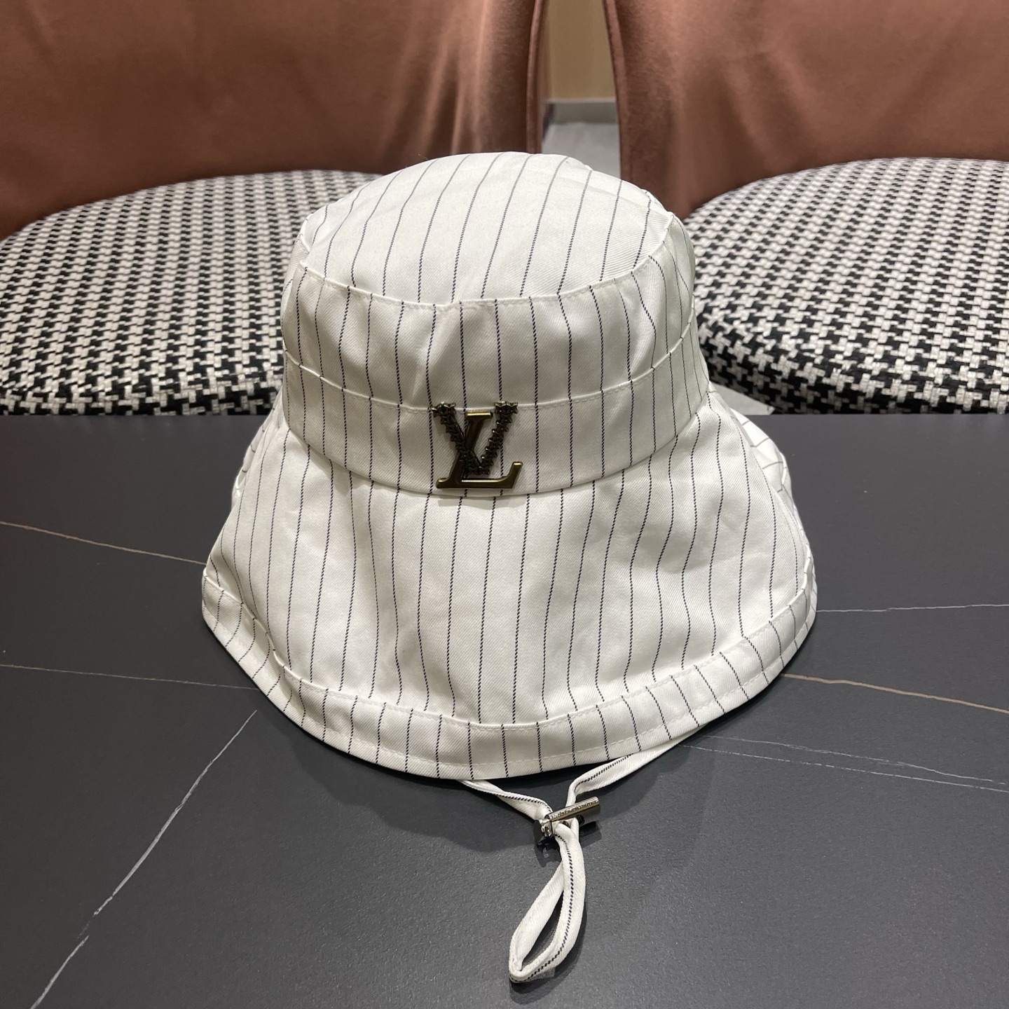 NO:755663,Louis Vuitton LV spring and summer Korean style ins striped bucket hat for women spring and summer vacation style sun protection hat hat straw hat bucket hat baseball cap, hat, louis vuitton, louis vuitton, espadrilles, hats19860909路易威登LV 春夏韩系ins条纹渔夫帽女春夏季度假风防晒遮阳帽帽子草帽渔夫帽棒球帽,帽子,louis vuitton,louis vuitton,espadrilles,hats,hat