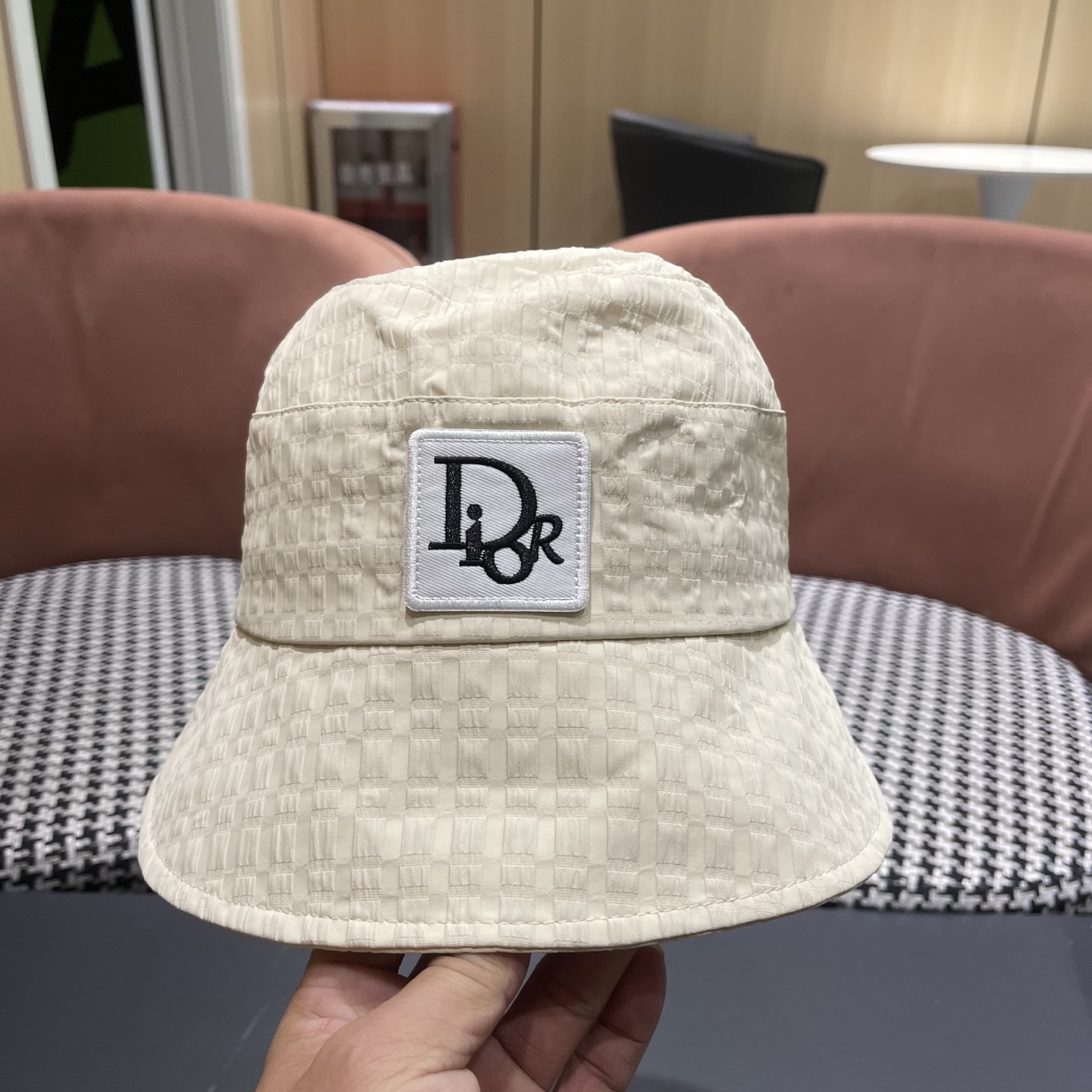 迪奥Dior格子蝴蝶结渔夫帽女素颜遮脸显脸小纯色渔夫帽，出行必备