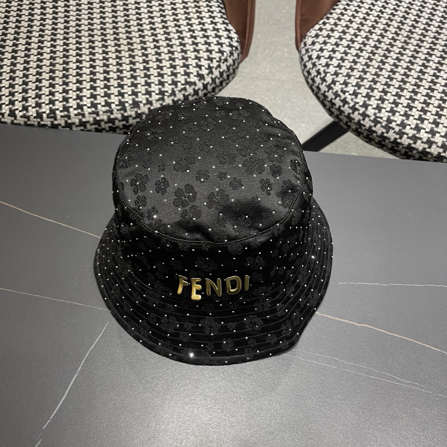 FENDI芬迪韩国全钻烫钻绣花渔夫帽女夏满水钻显脸小出游时 尚盆帽可折叠防晒
