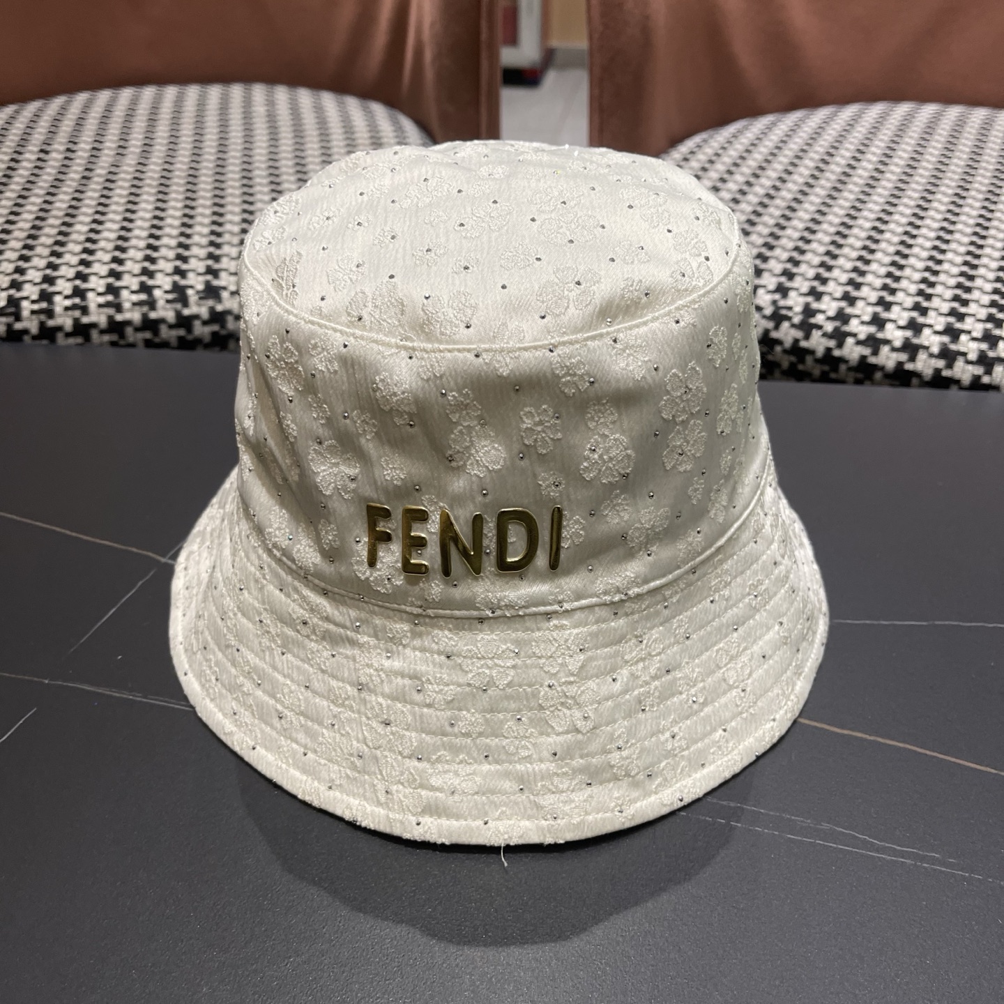 FENDI芬迪韩国全钻烫钻绣花渔夫帽女夏满水钻显脸小出游时 尚盆帽可折叠防晒