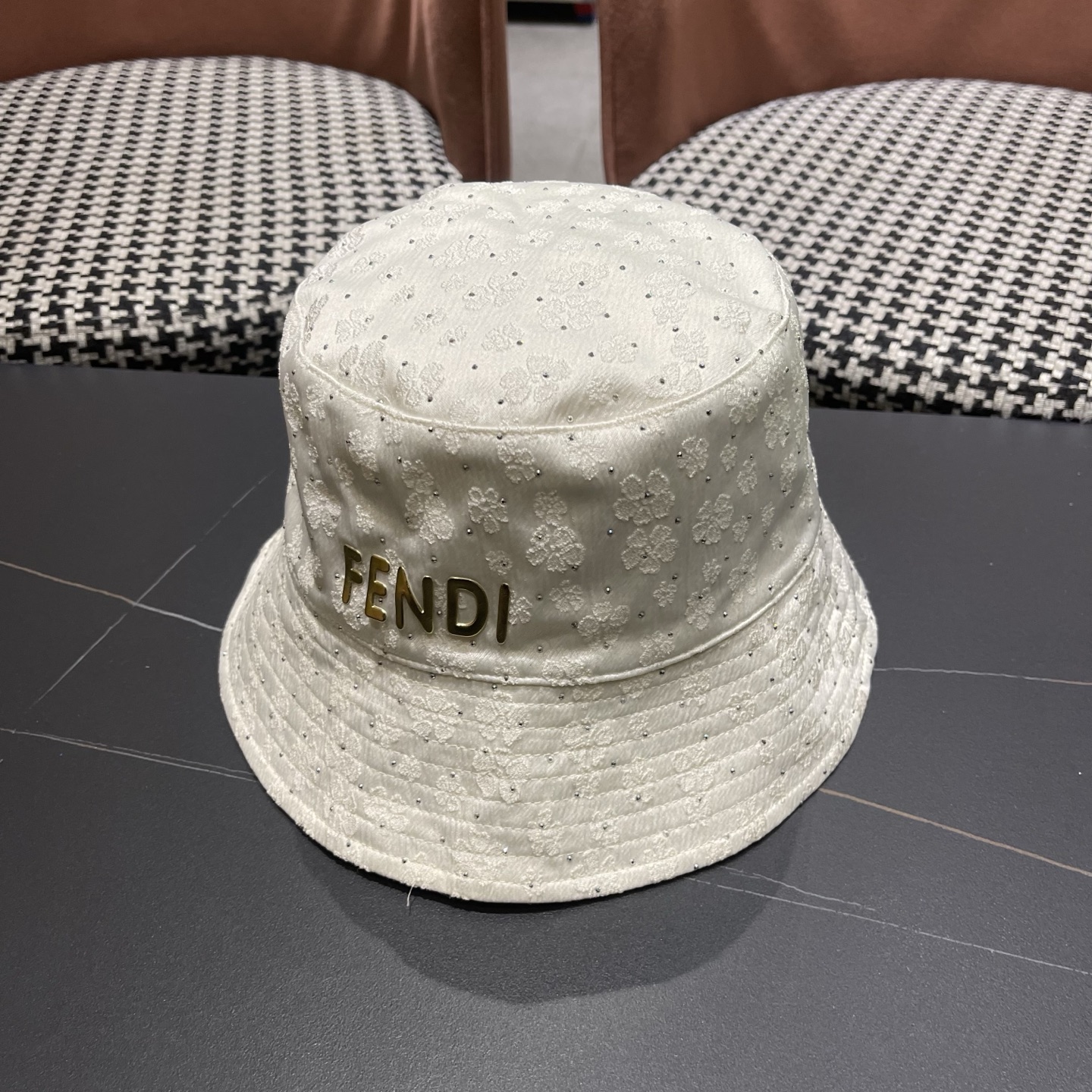 FENDI芬迪韩国全钻烫钻绣花渔夫帽女夏满水钻显脸小出游时 尚盆帽可折叠防晒
