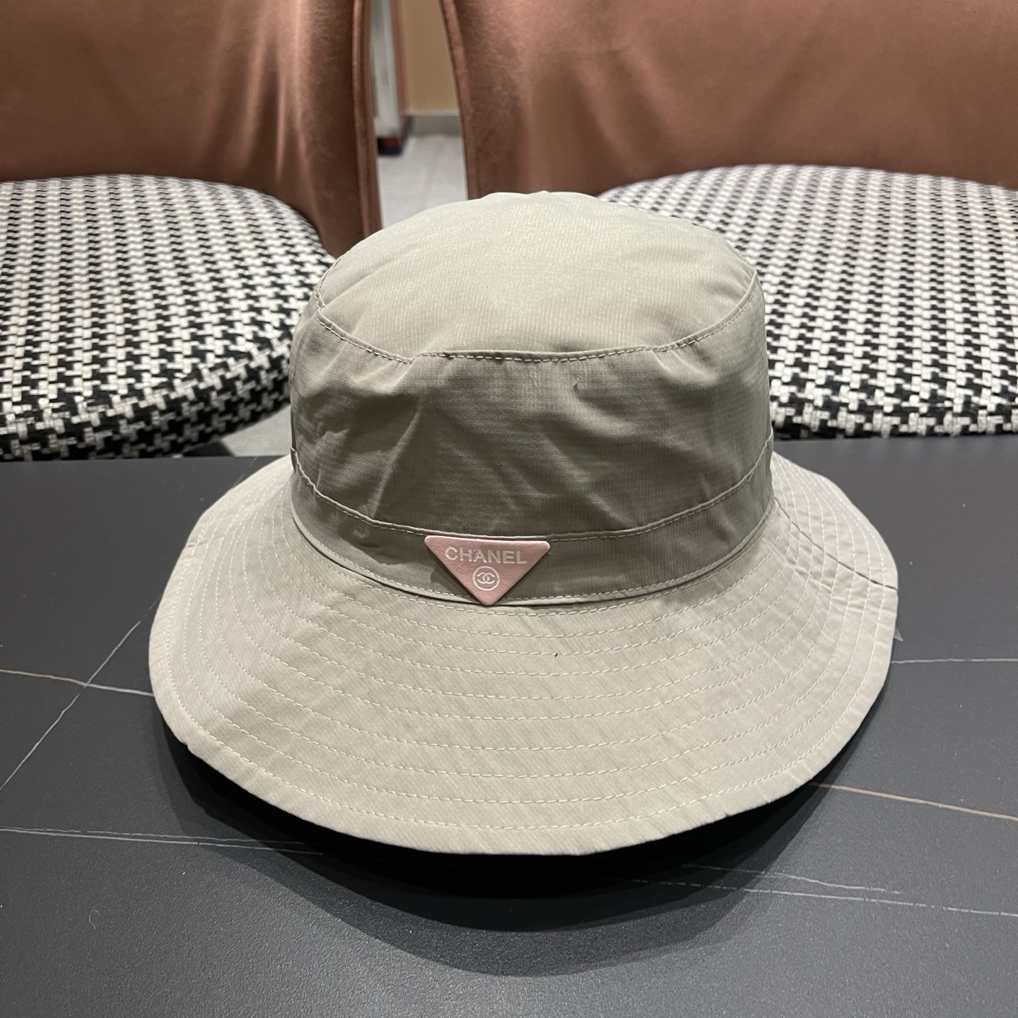 NO:755646,Chanel Chanel unisex style versatile casual double-sided fisherman hat unisex breathable large head suitable for outdoor sun protection hat basin hat straw hat fisherman hat baseball cap, hat, chanel, chanel, espadrilles, hats19860909Chanel香奈儿中性款洋气百搭休闲双面渔夫帽子男女通用透气大头适 合户外防晒帽盆帽帽子草帽渔夫帽棒球帽,帽子,chanel,chanel,espadrilles,hats,hat