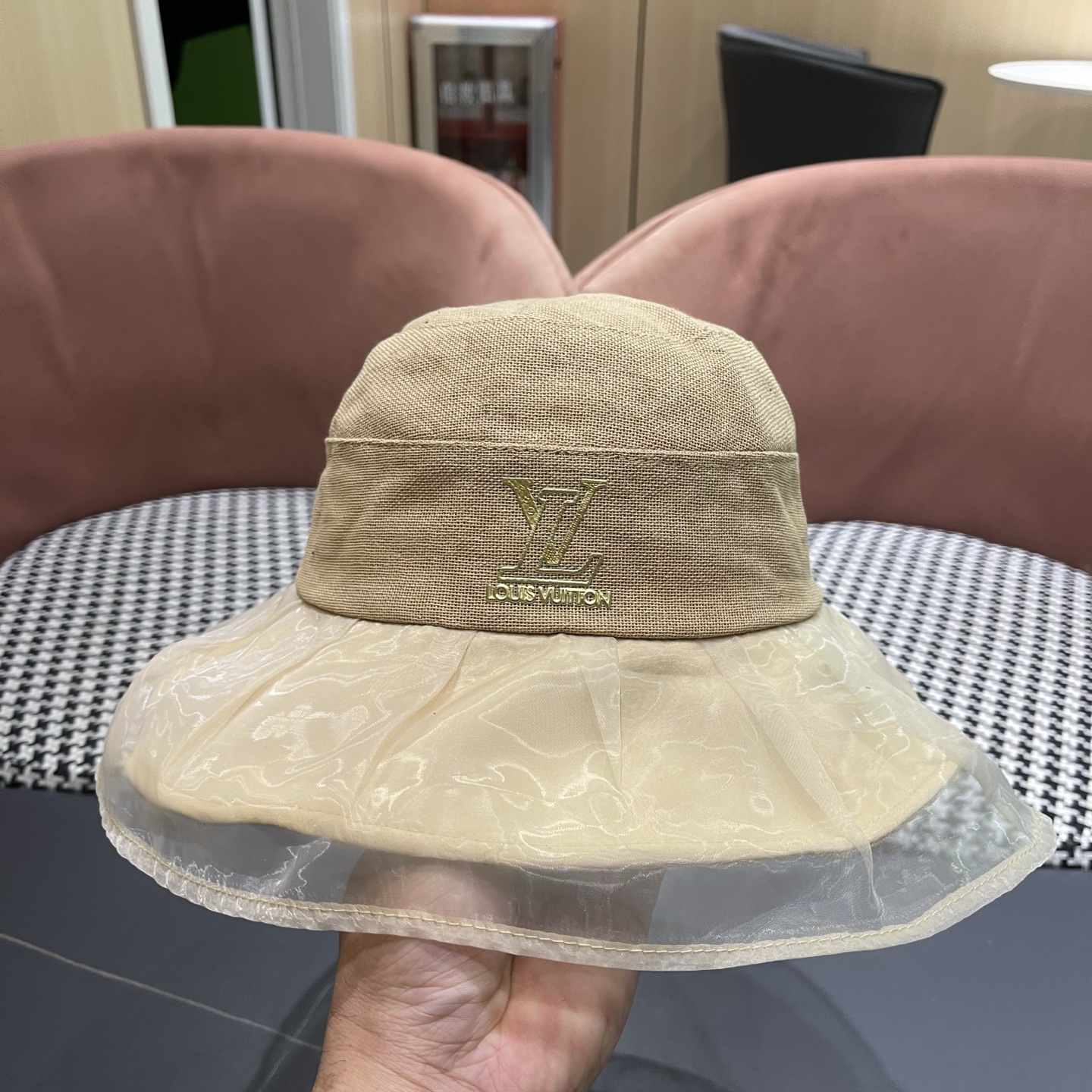 【LV路易威登】夏季薄款遮阳大帽檐渔夫帽～简约大气,