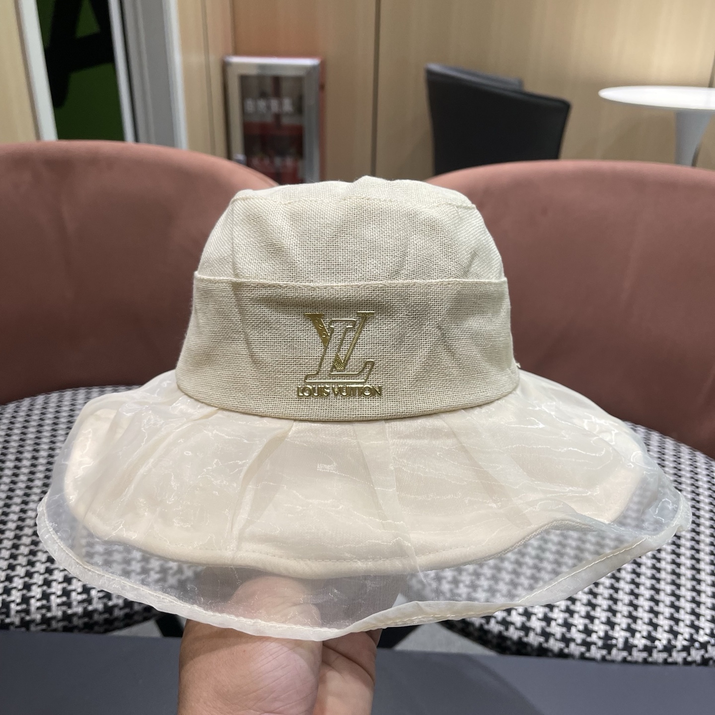 【LV路易威登】夏季薄款遮阳大帽檐渔夫帽～简约大气,