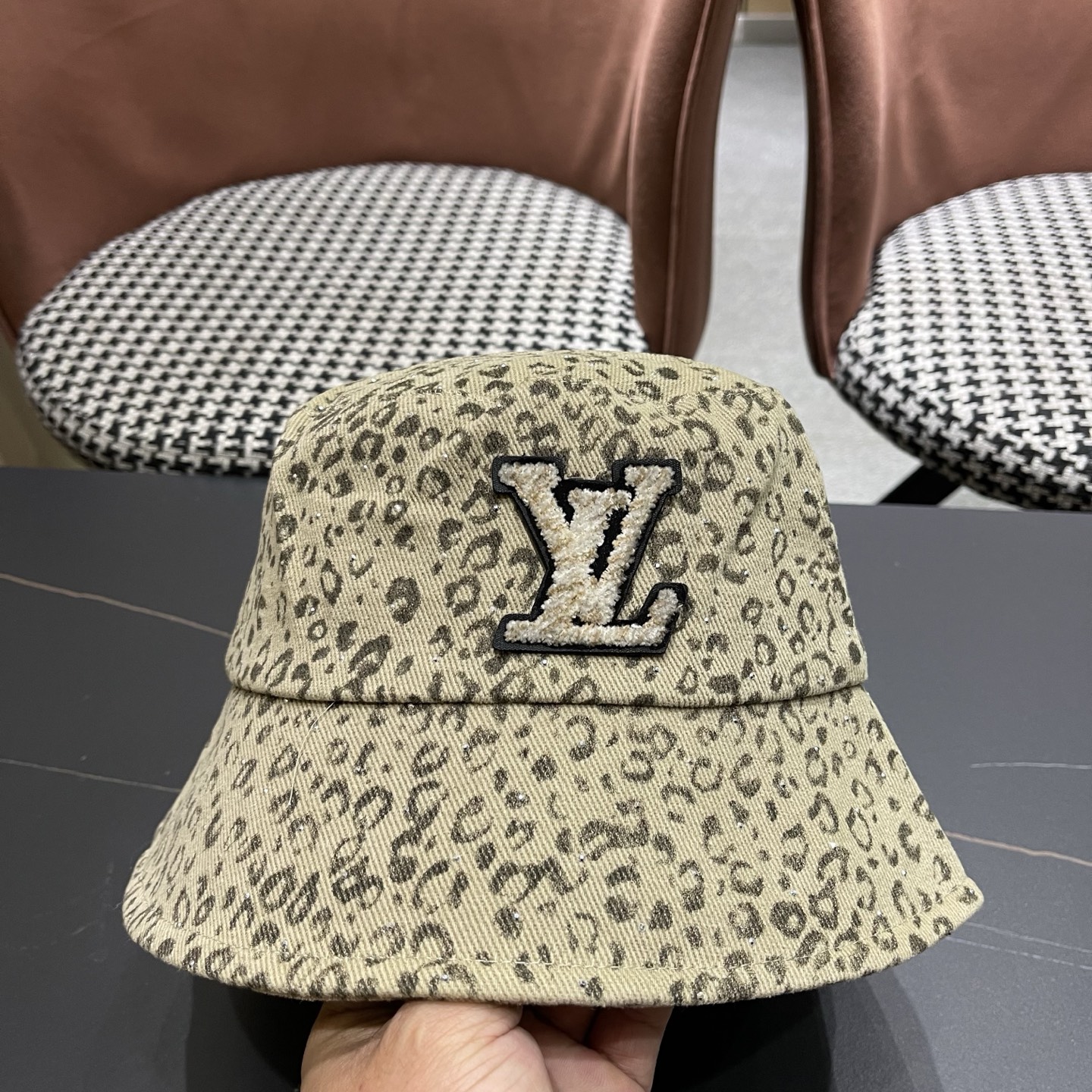 Lv路易威登 韩版时尚水钻豹纹渔夫帽子女春夏季宽檐显脸小户外遮阳防晒盆帽潮 