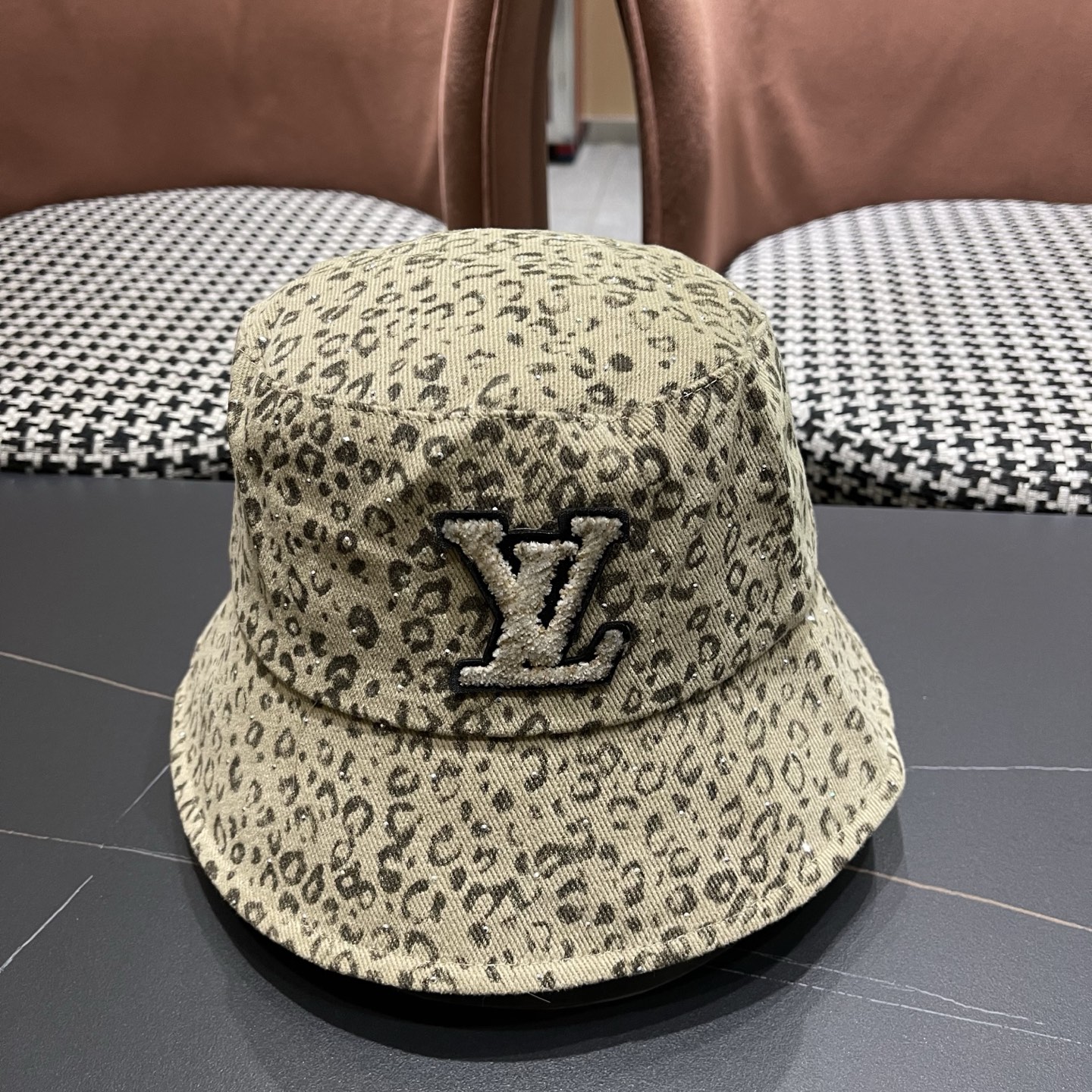 Lv路易威登 韩版时尚水钻豹纹渔夫帽子女春夏季宽檐显脸小户外遮阳防晒盆帽潮 