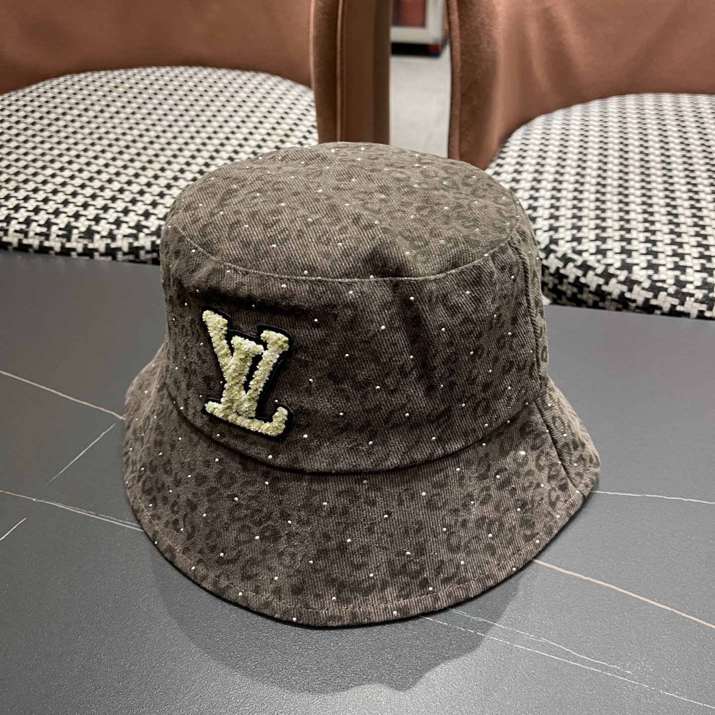 Lv路易威登 韩版时尚水钻豹纹渔夫帽子女春夏季宽檐显脸小户外遮阳防晒盆帽潮 