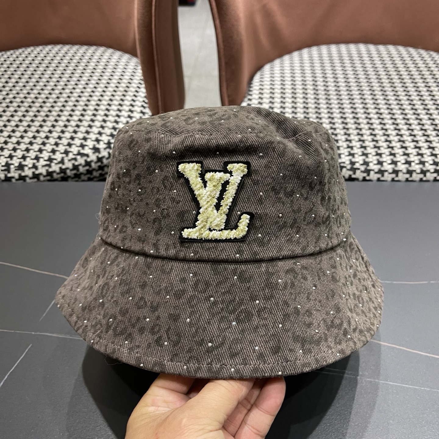 Lv路易威登 韩版时尚水钻豹纹渔夫帽子女春夏季宽檐显脸小户外遮阳防晒盆帽潮 