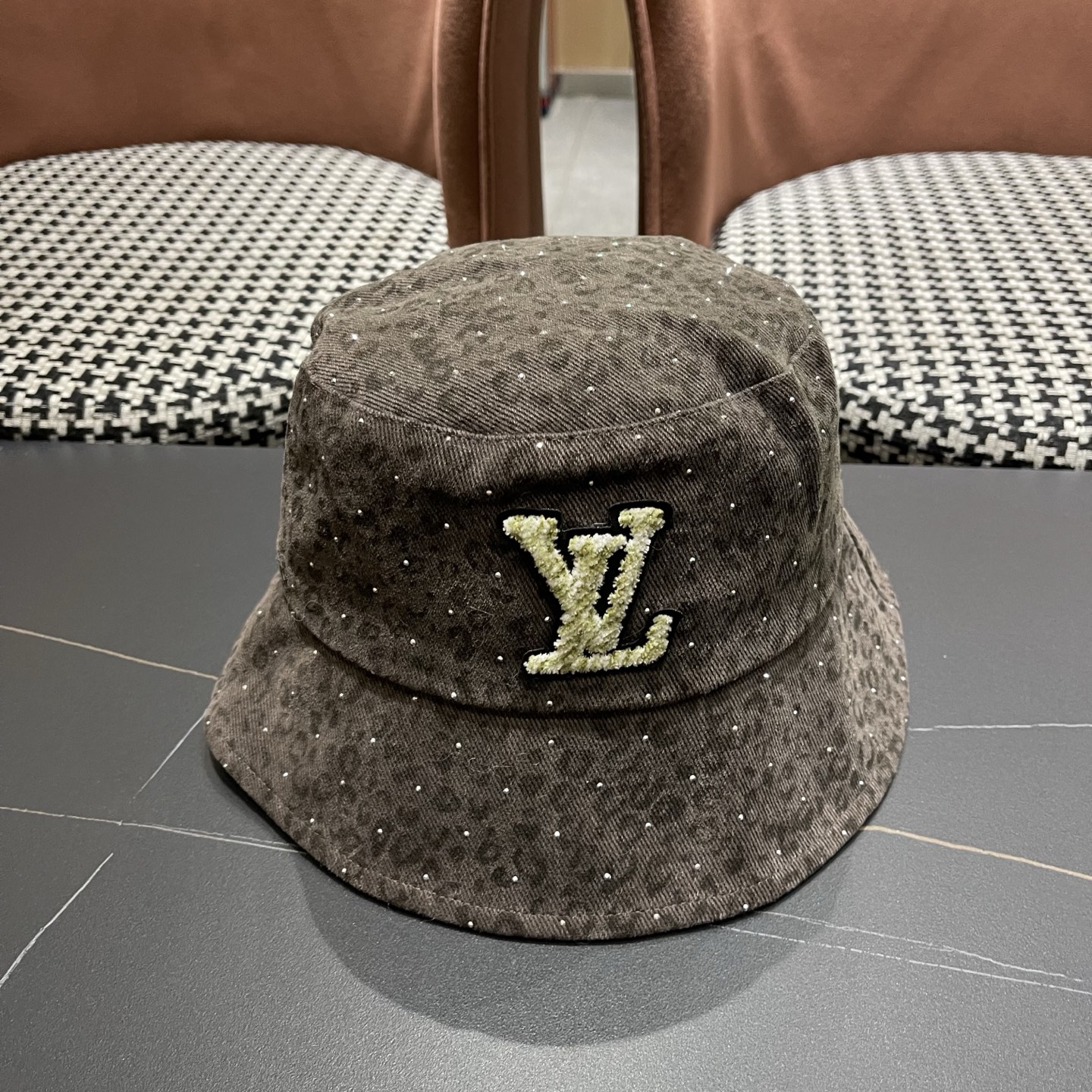 Lv路易威登 韩版时尚水钻豹纹渔夫帽子女春夏季宽檐显脸小户外遮阳防晒盆帽潮 