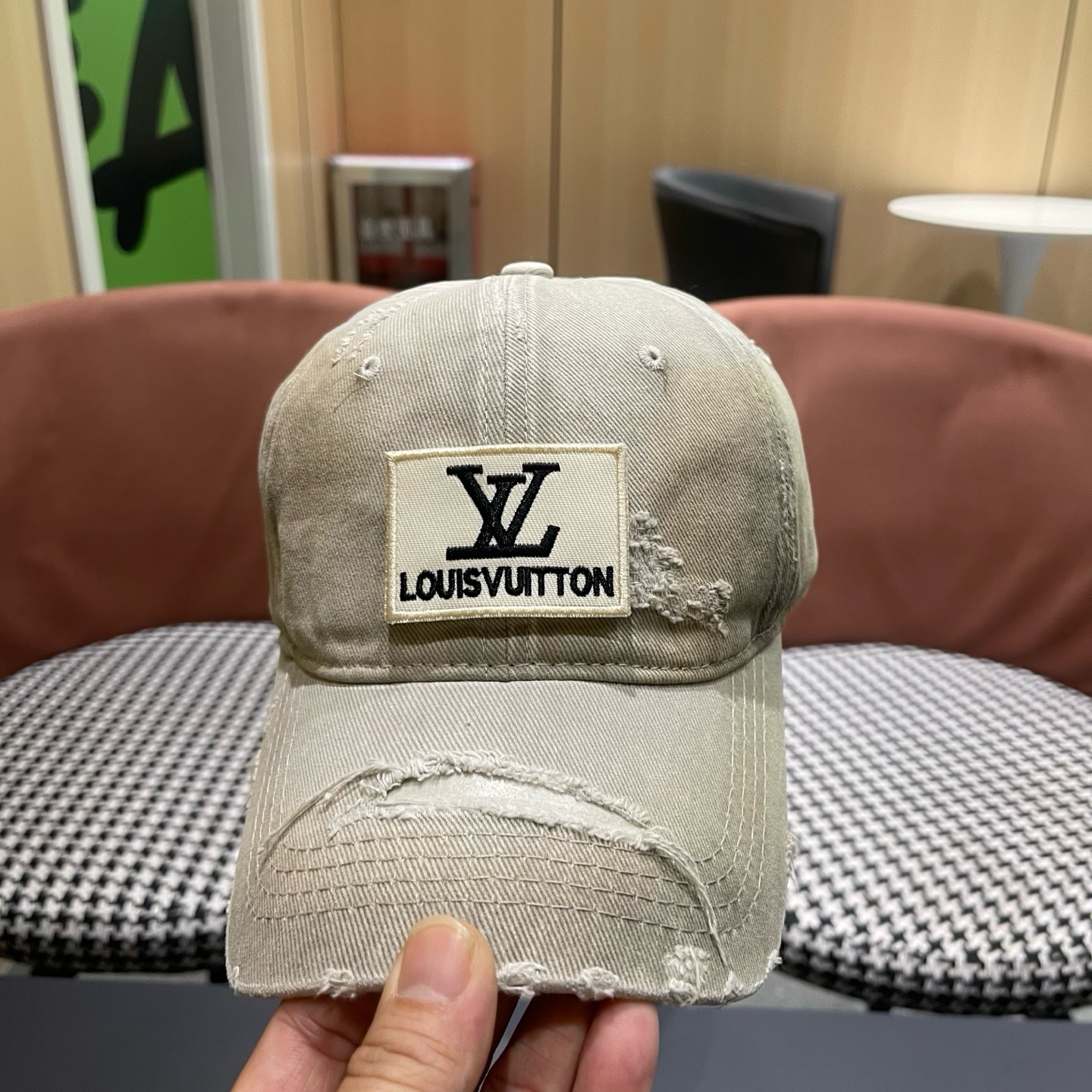 LV路易威登 复古做旧水洗棒球帽子女宽檐加深显脸小遮阳破洞鸭舌帽男