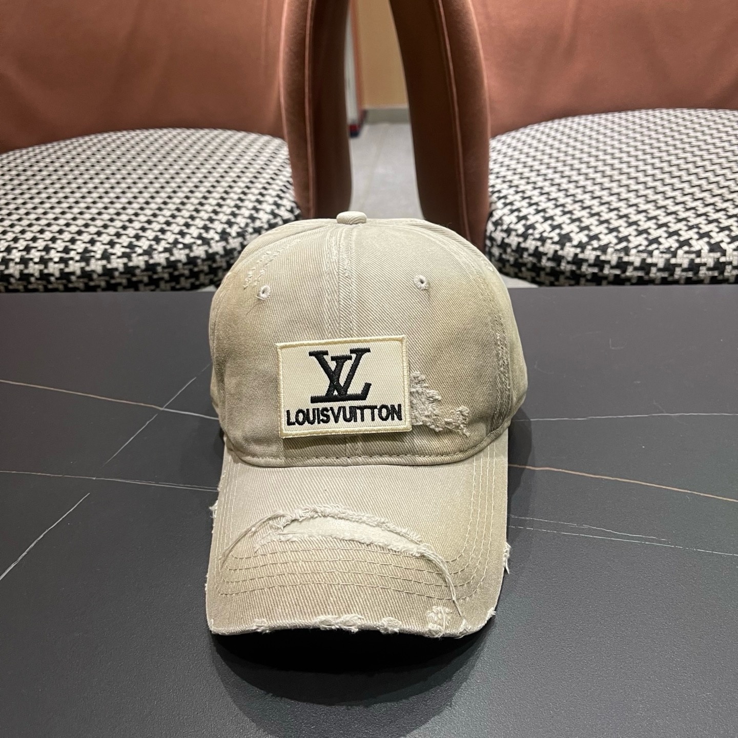 LV路易威登 复古做旧水洗棒球帽子女宽檐加深显脸小遮阳破洞鸭舌帽男