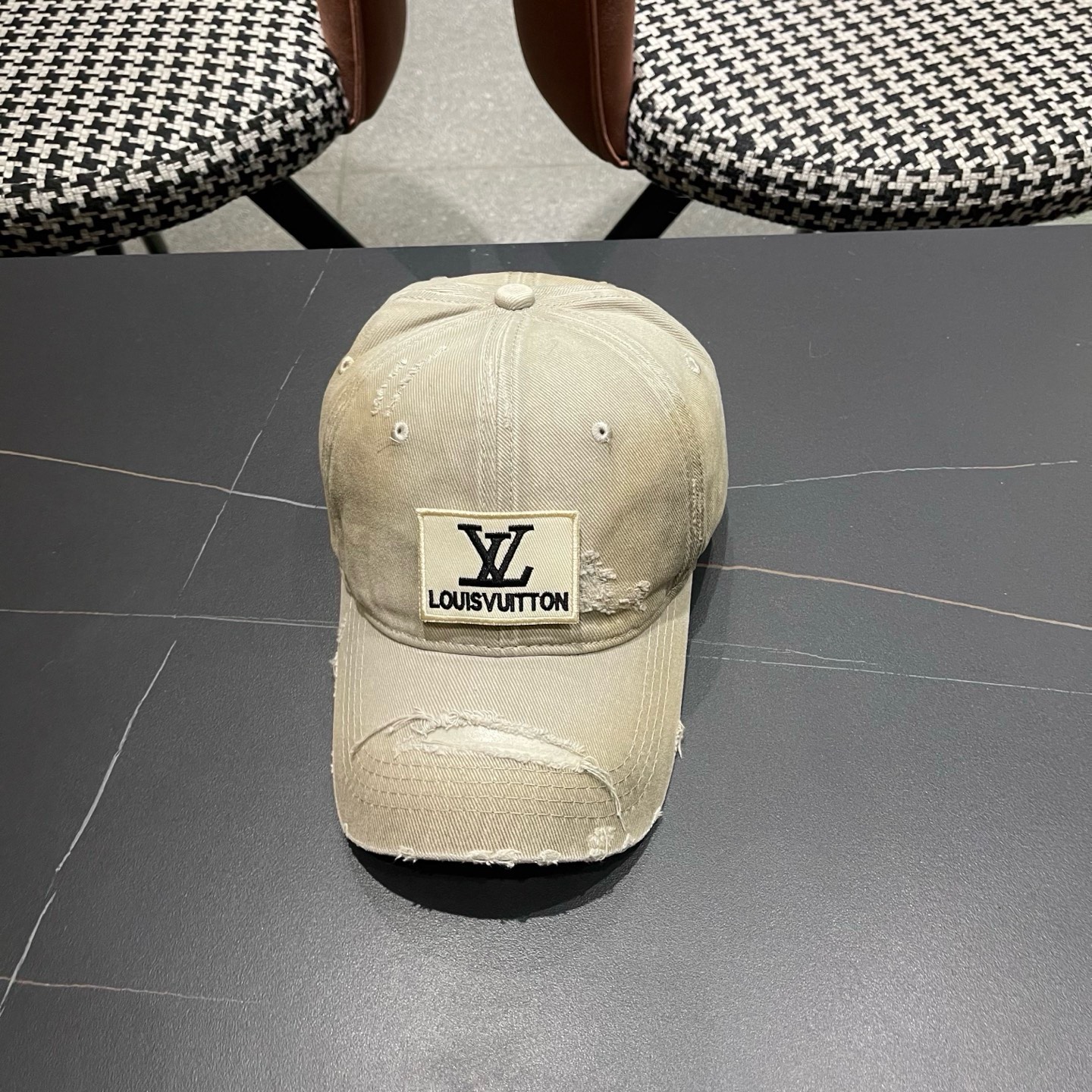 LV路易威登 复古做旧水洗棒球帽子女宽檐加深显脸小遮阳破洞鸭舌帽男