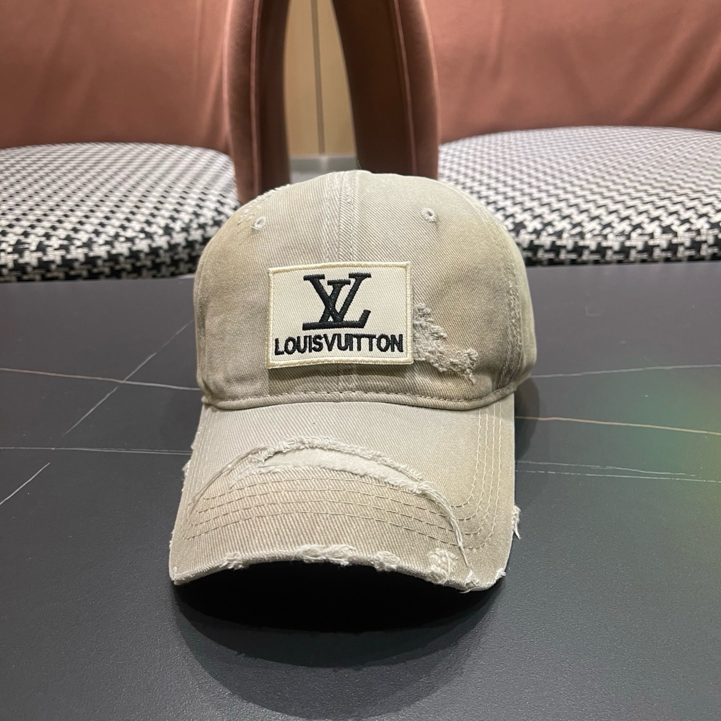 LV路易威登 复古做旧水洗棒球帽子女宽檐加深显脸小遮阳破洞鸭舌帽男