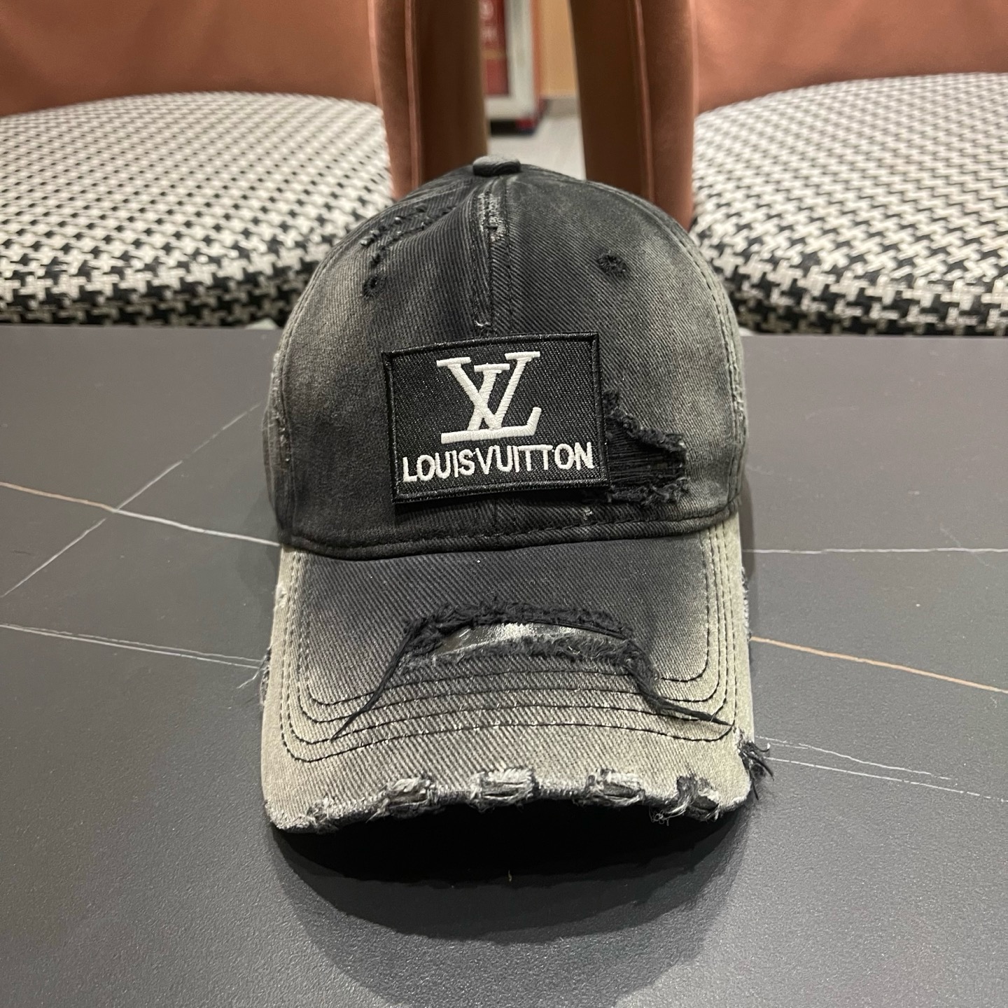 LV路易威登 复古做旧水洗棒球帽子女宽檐加深显脸小遮阳破洞鸭舌帽男