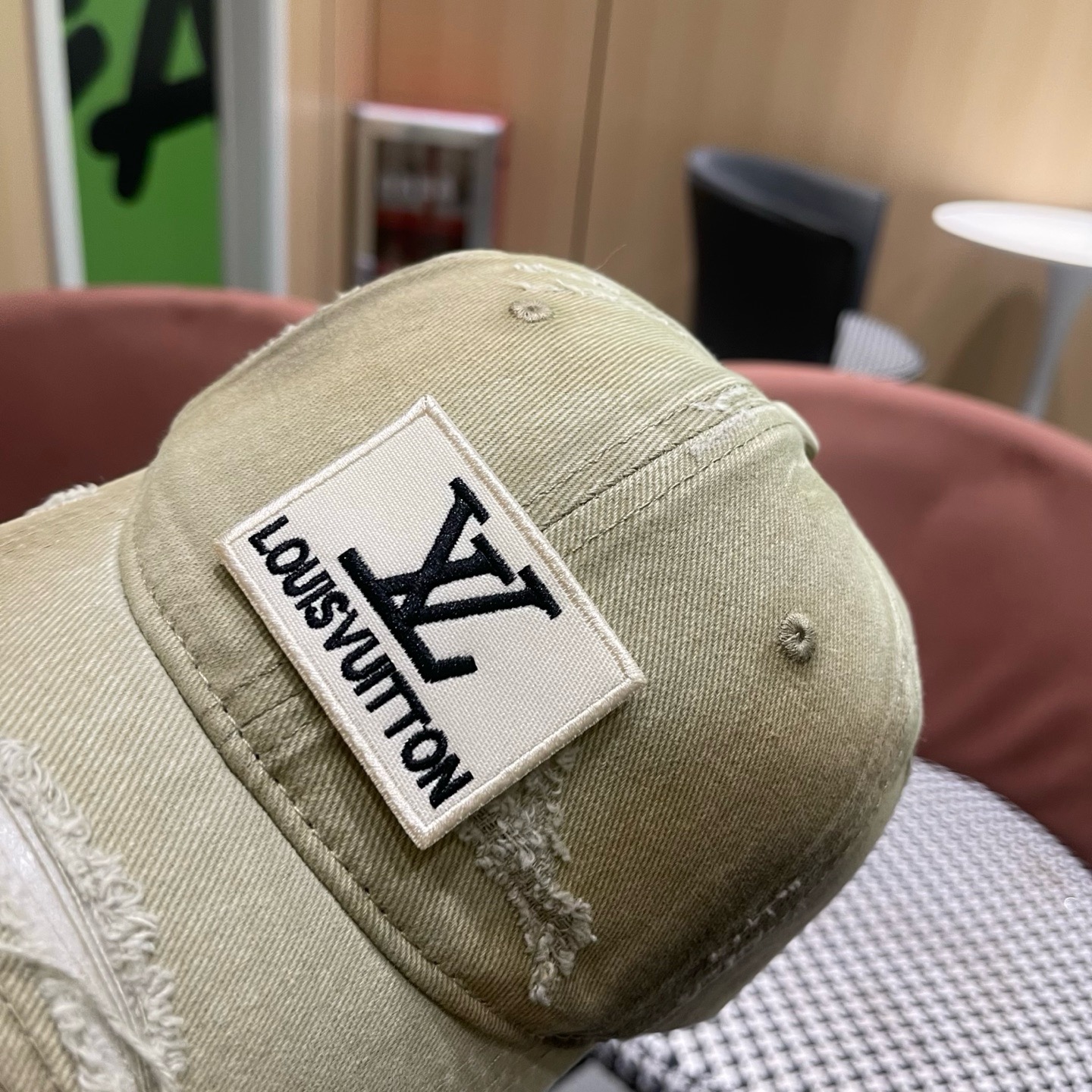 LV路易威登 复古做旧水洗棒球帽子女宽檐加深显脸小遮阳破洞鸭舌帽男