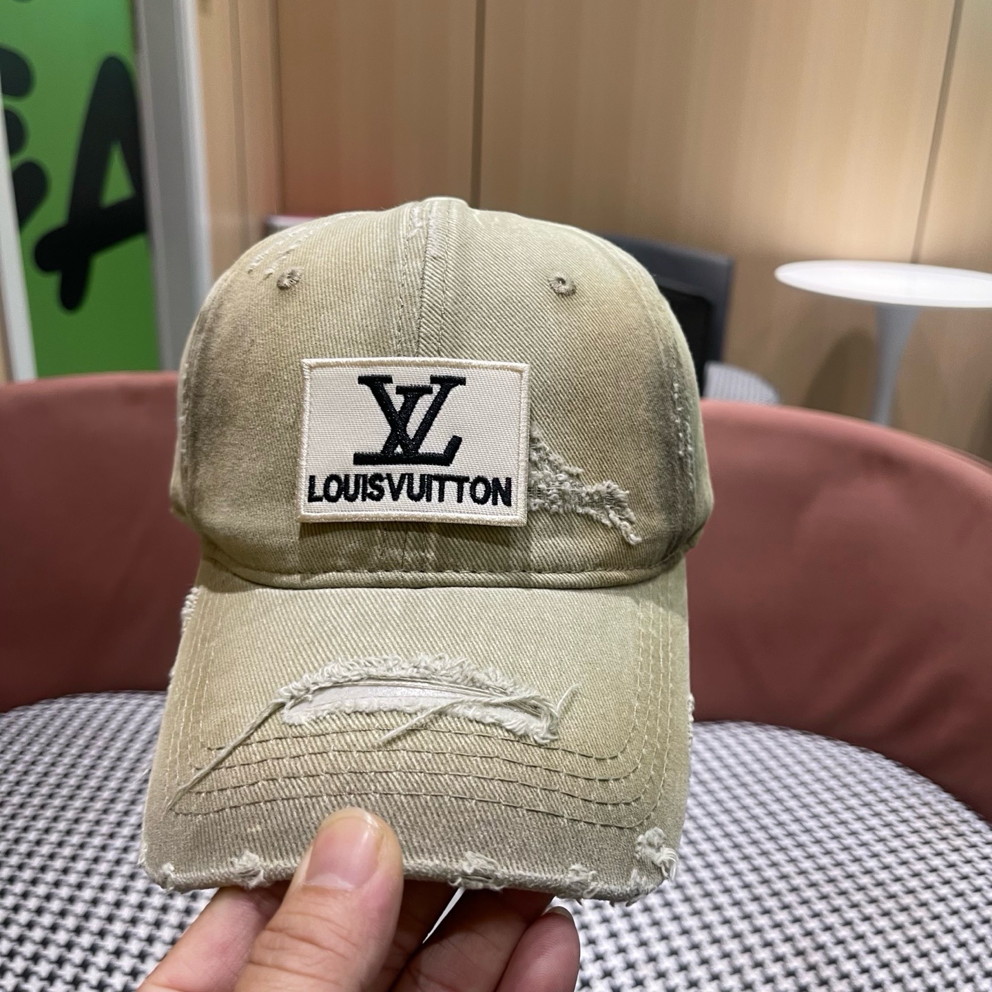 LV路易威登 复古做旧水洗棒球帽子女宽檐加深显脸小遮阳破洞鸭舌帽男