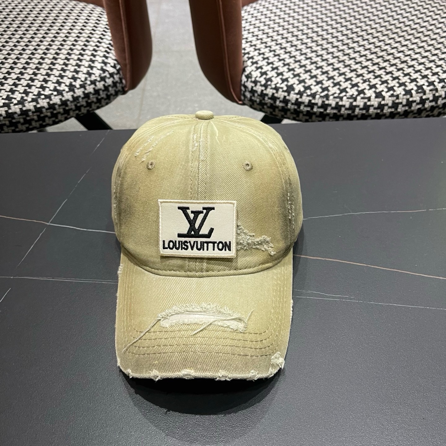 LV路易威登 复古做旧水洗棒球帽子女宽檐加深显脸小遮阳破洞鸭舌帽男