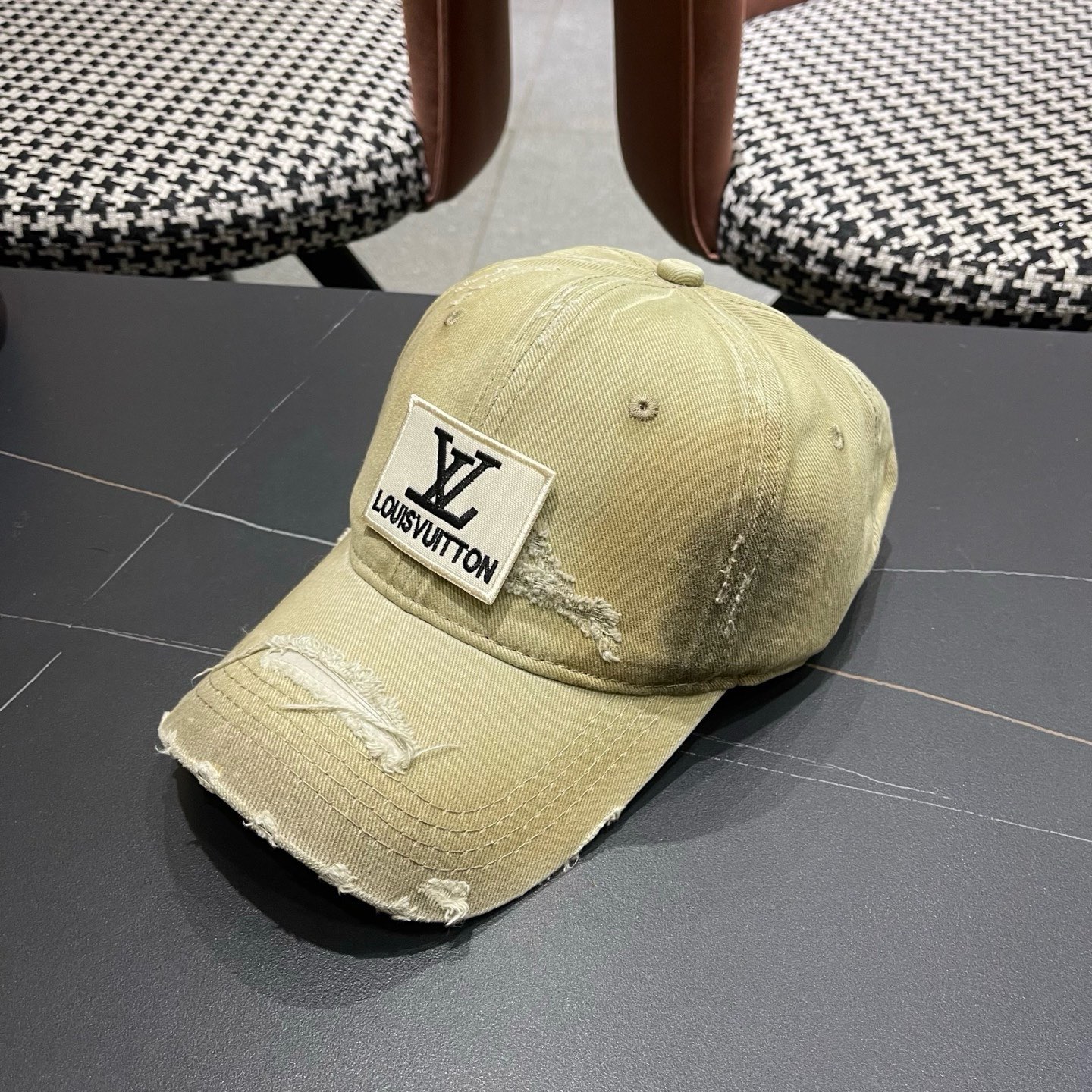 LV路易威登 复古做旧水洗棒球帽子女宽檐加深显脸小遮阳破洞鸭舌帽男