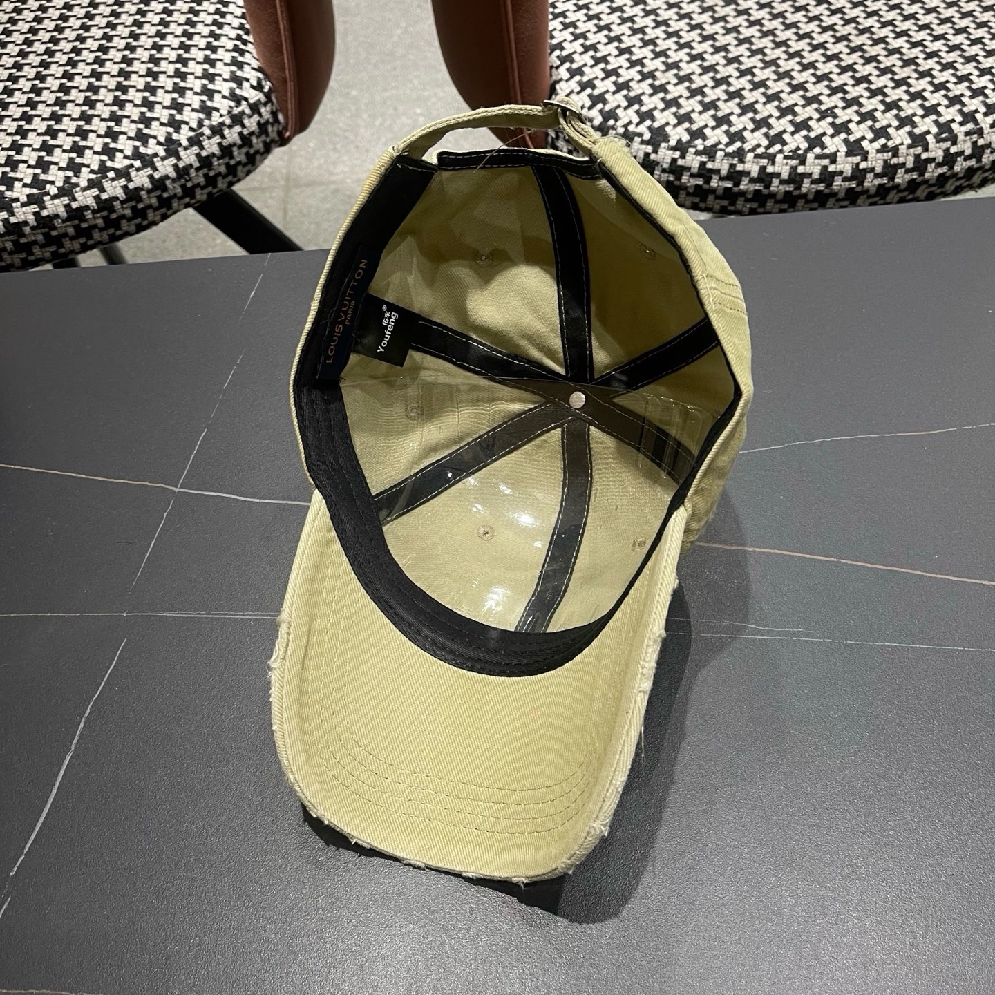 LV路易威登 复古做旧水洗棒球帽子女宽檐加深显脸小遮阳破洞鸭舌帽男