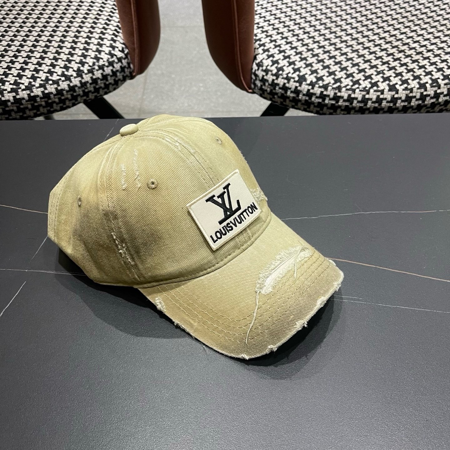 LV路易威登 复古做旧水洗棒球帽子女宽檐加深显脸小遮阳破洞鸭舌帽男